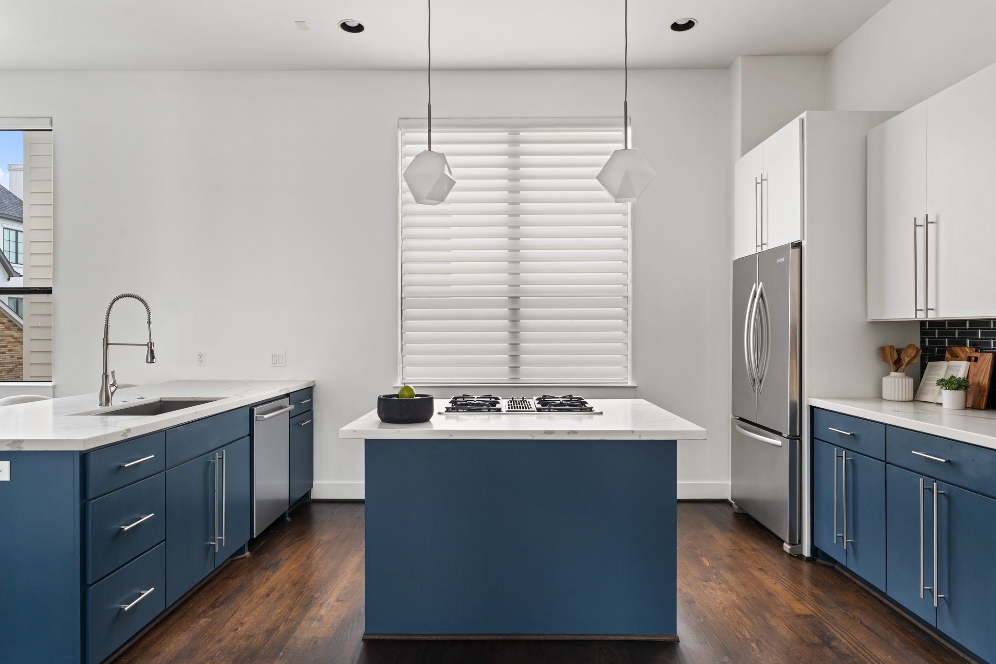  2105 Woodhead Street - 物件實景