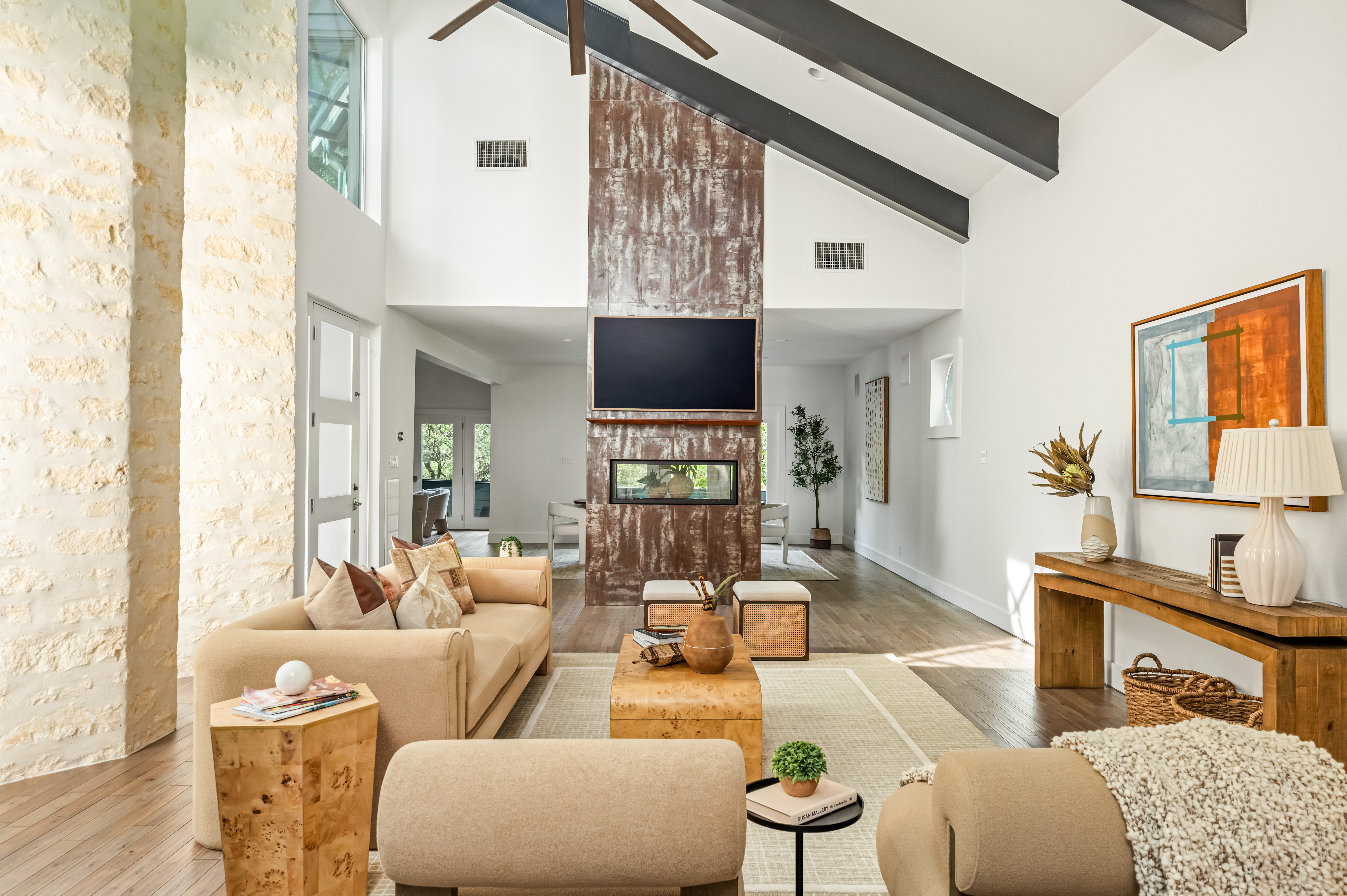  Tarrytown Home with Personality, Privacy, and a Pool - 物件實景