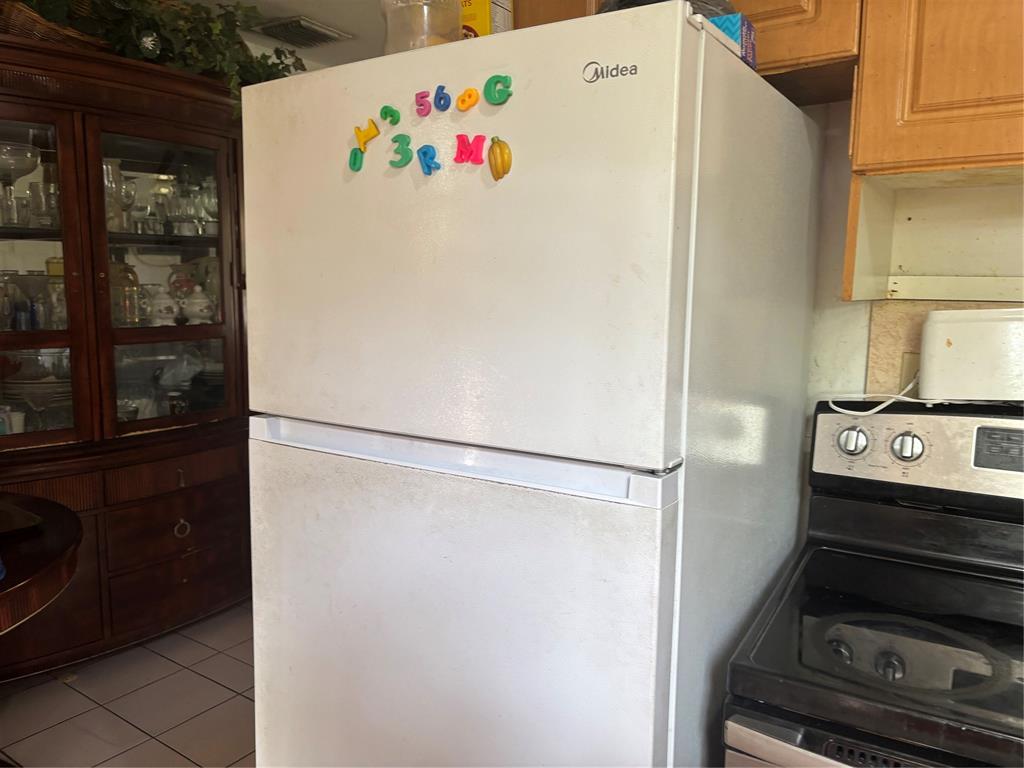 Fort Lauderdale, Florida, 33304, United States, 2 Bedrooms Bedrooms, ,2 BathroomsBathrooms,Residential,For Sale,1936952