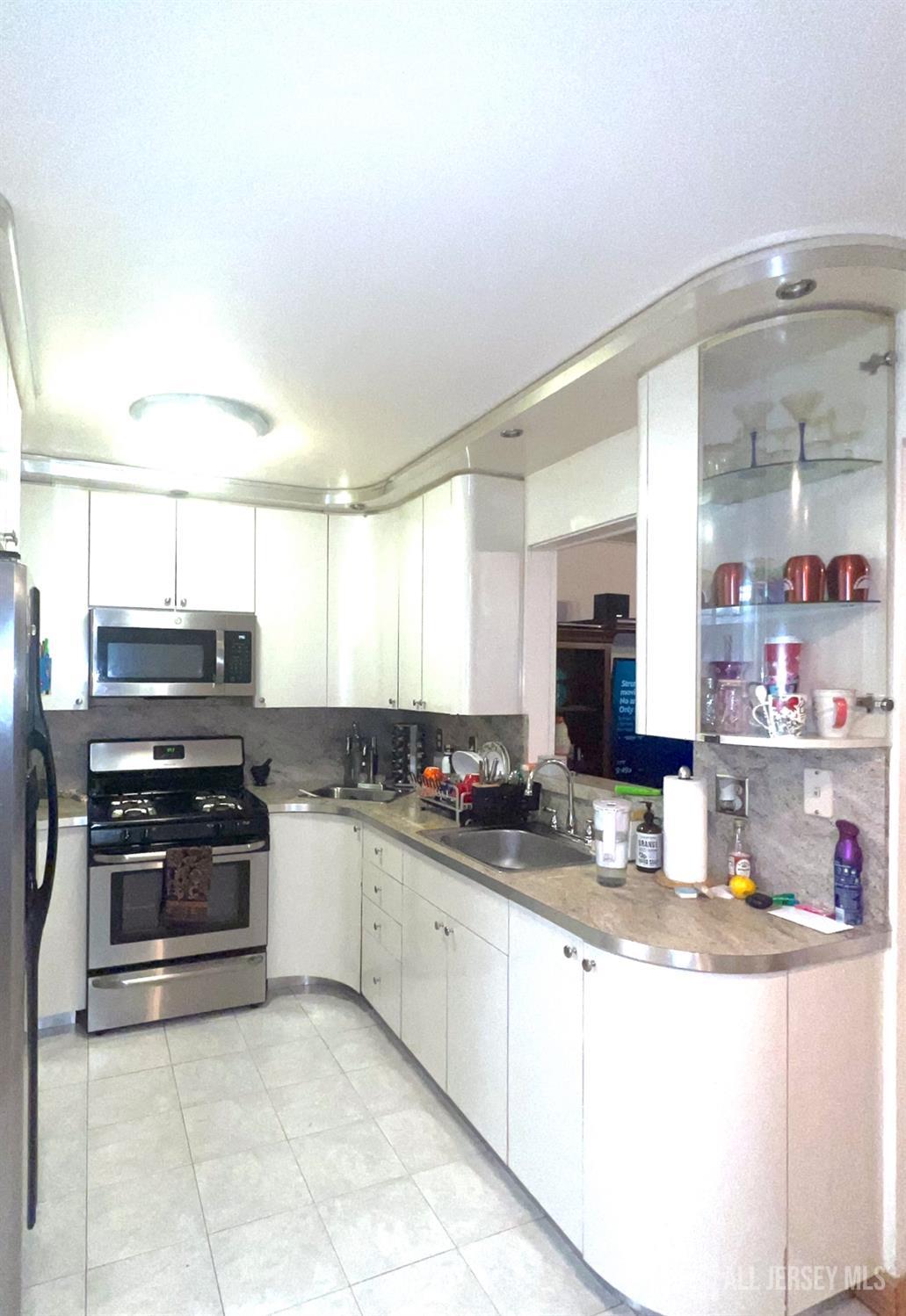 East Brunswick, New Jersey, 08816, United States, 4 Bedrooms Bedrooms, ,3 BathroomsBathrooms,Residential,For Sale,1934304