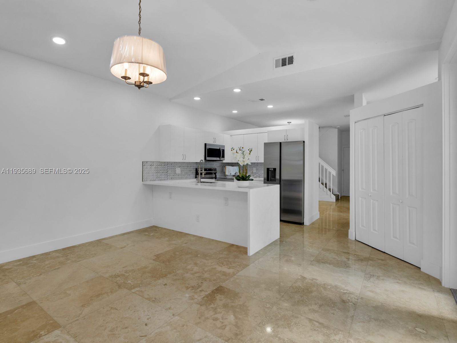 Pembroke Pines, Florida, 33029, United States, 3 Bedrooms Bedrooms, ,2 BathroomsBathrooms,Residential,For Sale,2006378