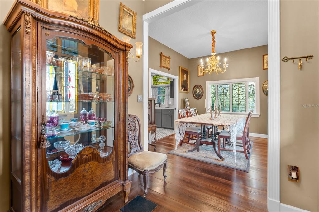 Howey In The Hills, Florida, 34737, United States, 3 Bedrooms Bedrooms, ,3 BathroomsBathrooms,Residential,For Sale,1975502