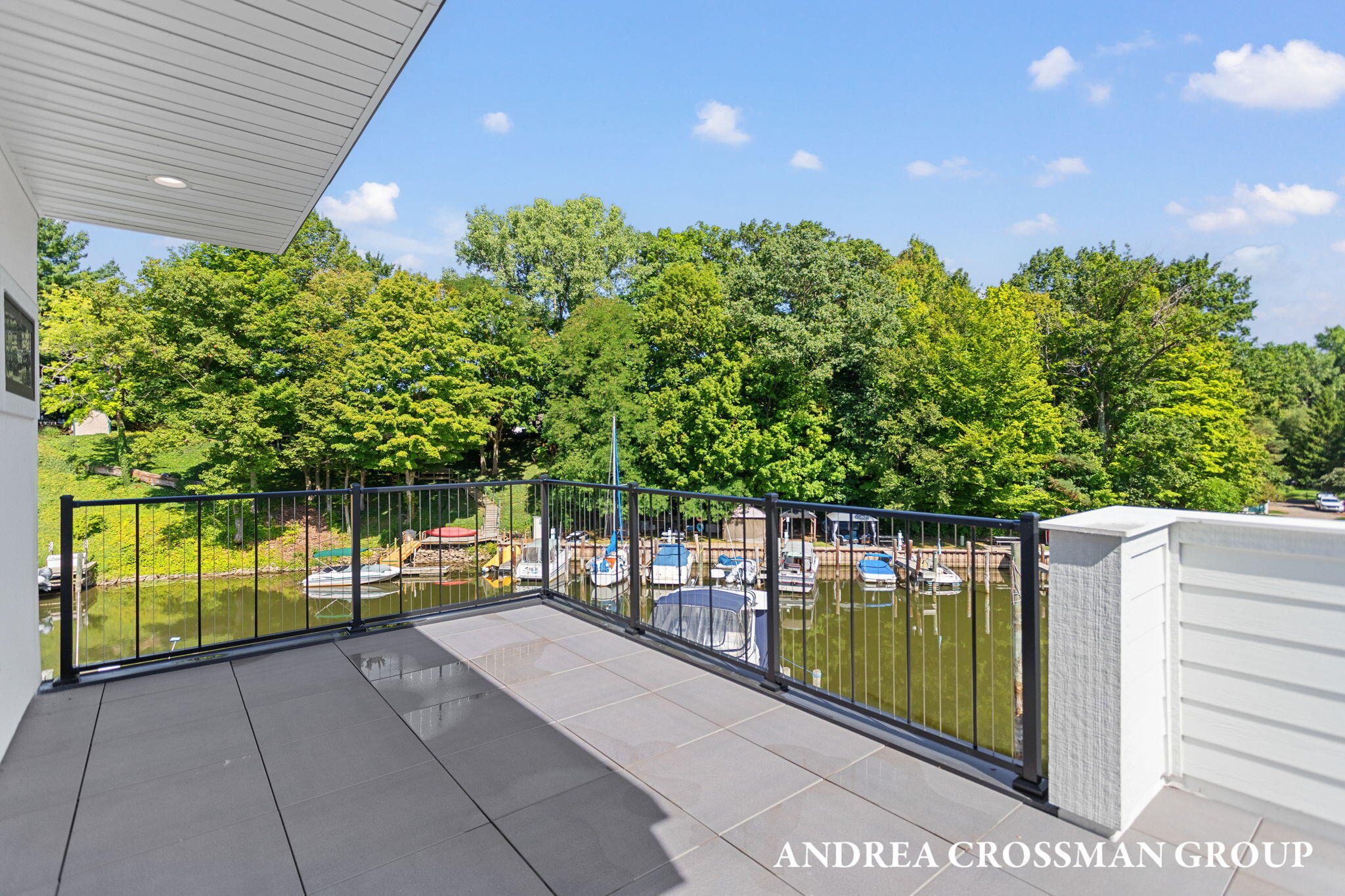 South Haven, Michigan, 49090, United States, 3 Bedrooms Bedrooms, ,3 BathroomsBathrooms,Residential,For Sale,1987692