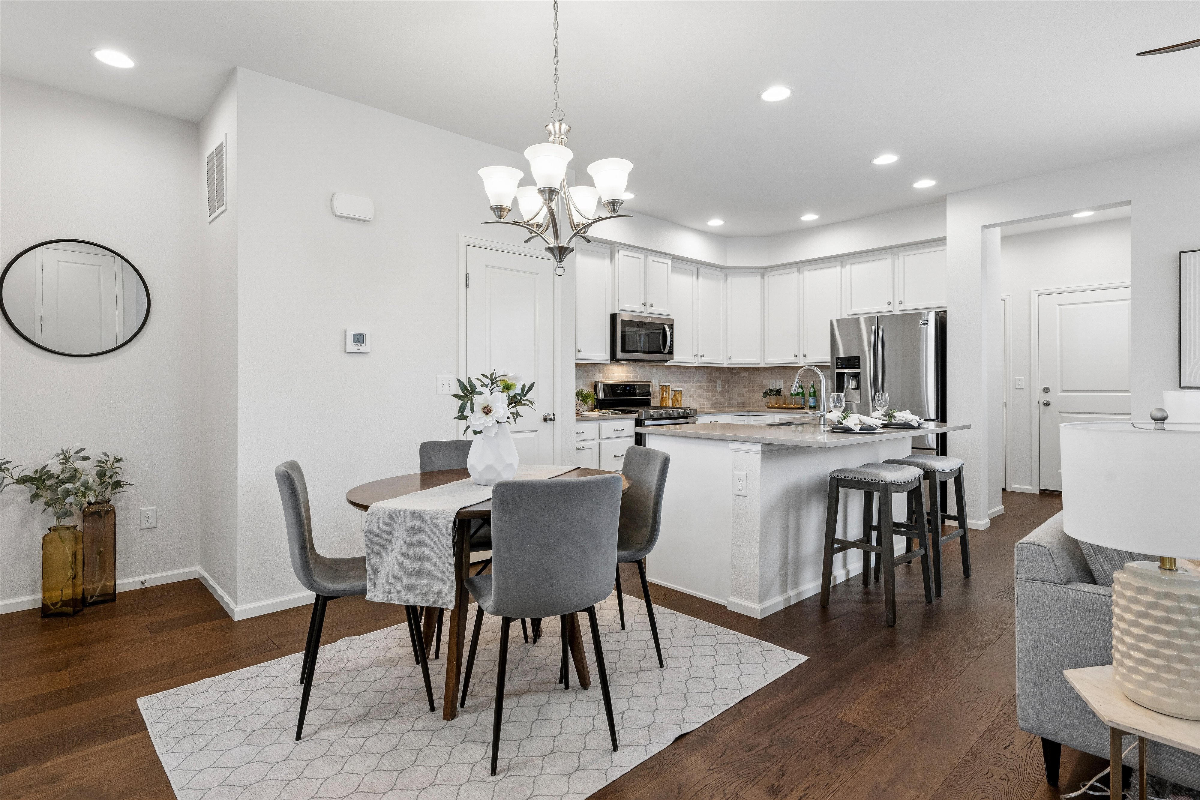  Inviting two-story single family duplex - 物件實景