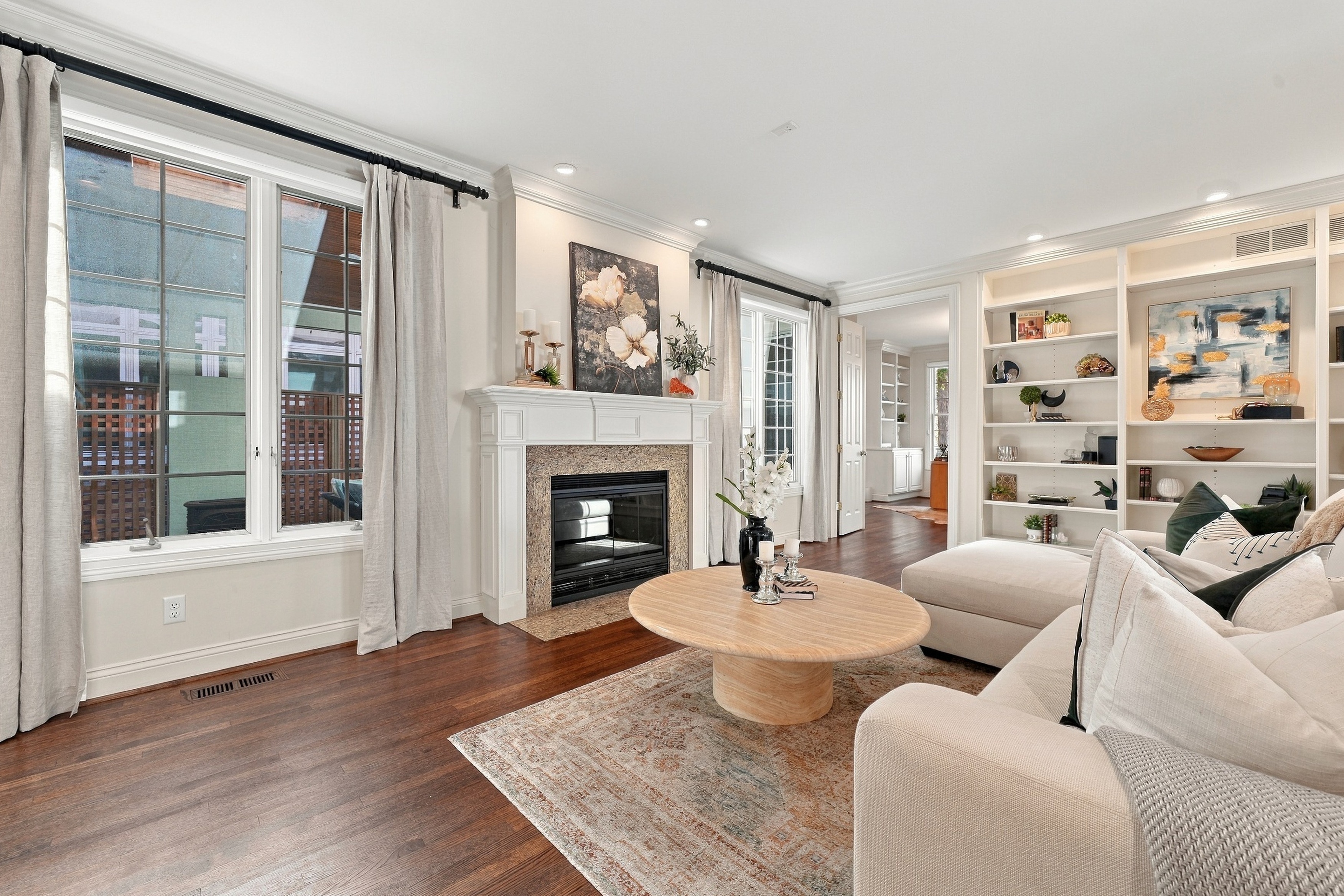  Sophisticated Clayton Home - 物件實景