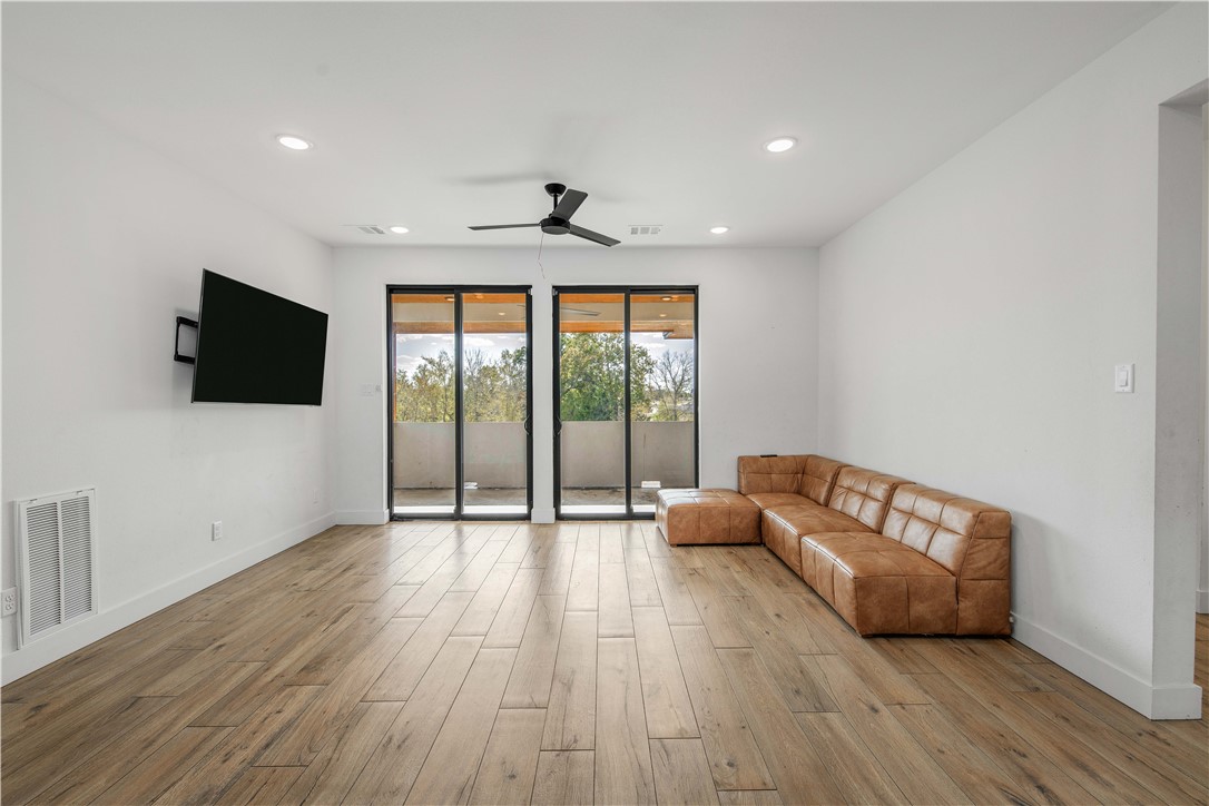 Bryan, Texas, 77802, United States, 5 Bedrooms Bedrooms, ,5 BathroomsBathrooms,Residential,For Sale,2001196