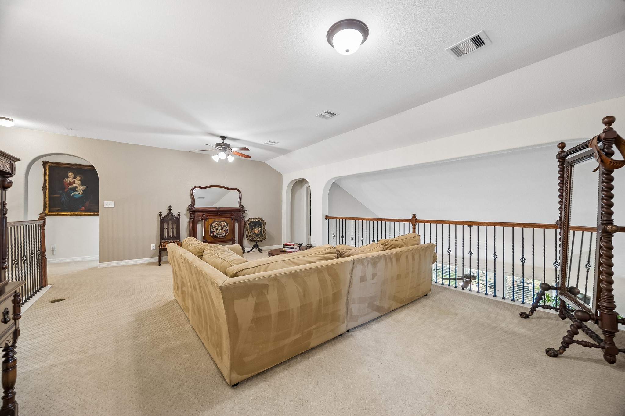  3102 London Lane - 物件實景