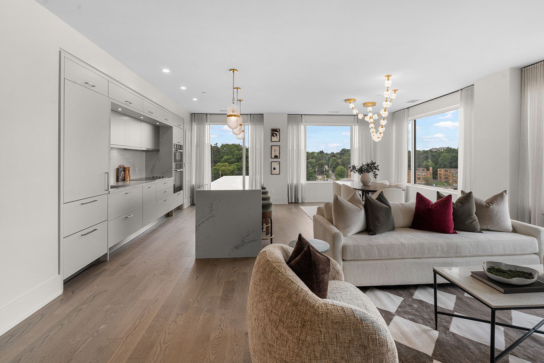  Refined Edenbridge Living - 物件實景