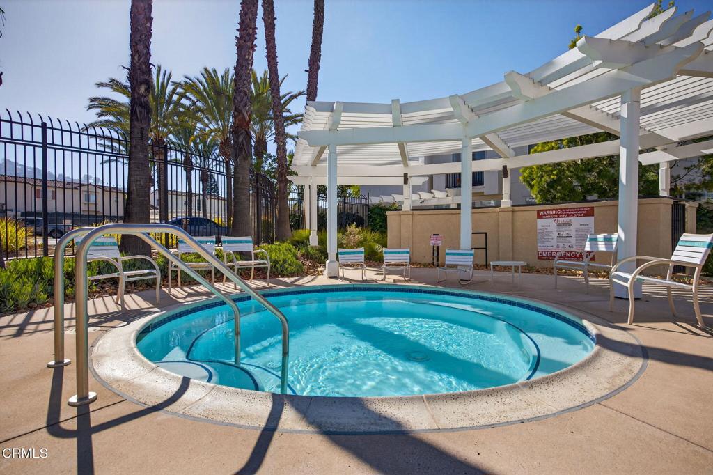 Moorpark, California, 93021, United States, 2 Bedrooms Bedrooms, ,3 BathroomsBathrooms,Residential,For Sale,1989466