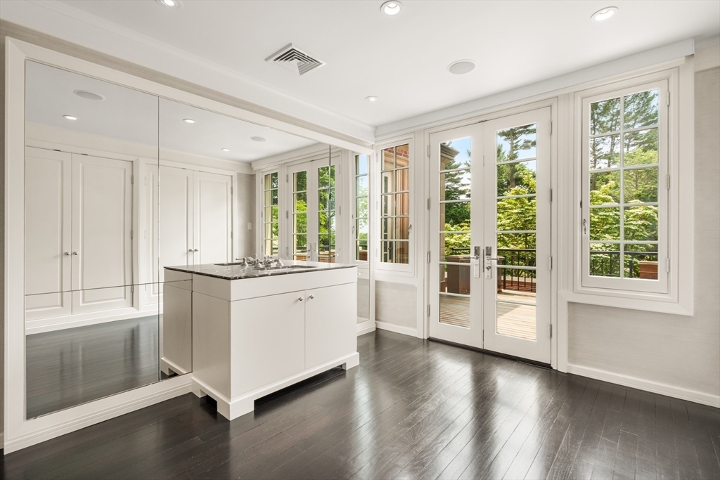 Brookline, Massachusetts, 02467, United States, 7 Bedrooms Bedrooms, ,11 BathroomsBathrooms,Residential,For Sale,1840282