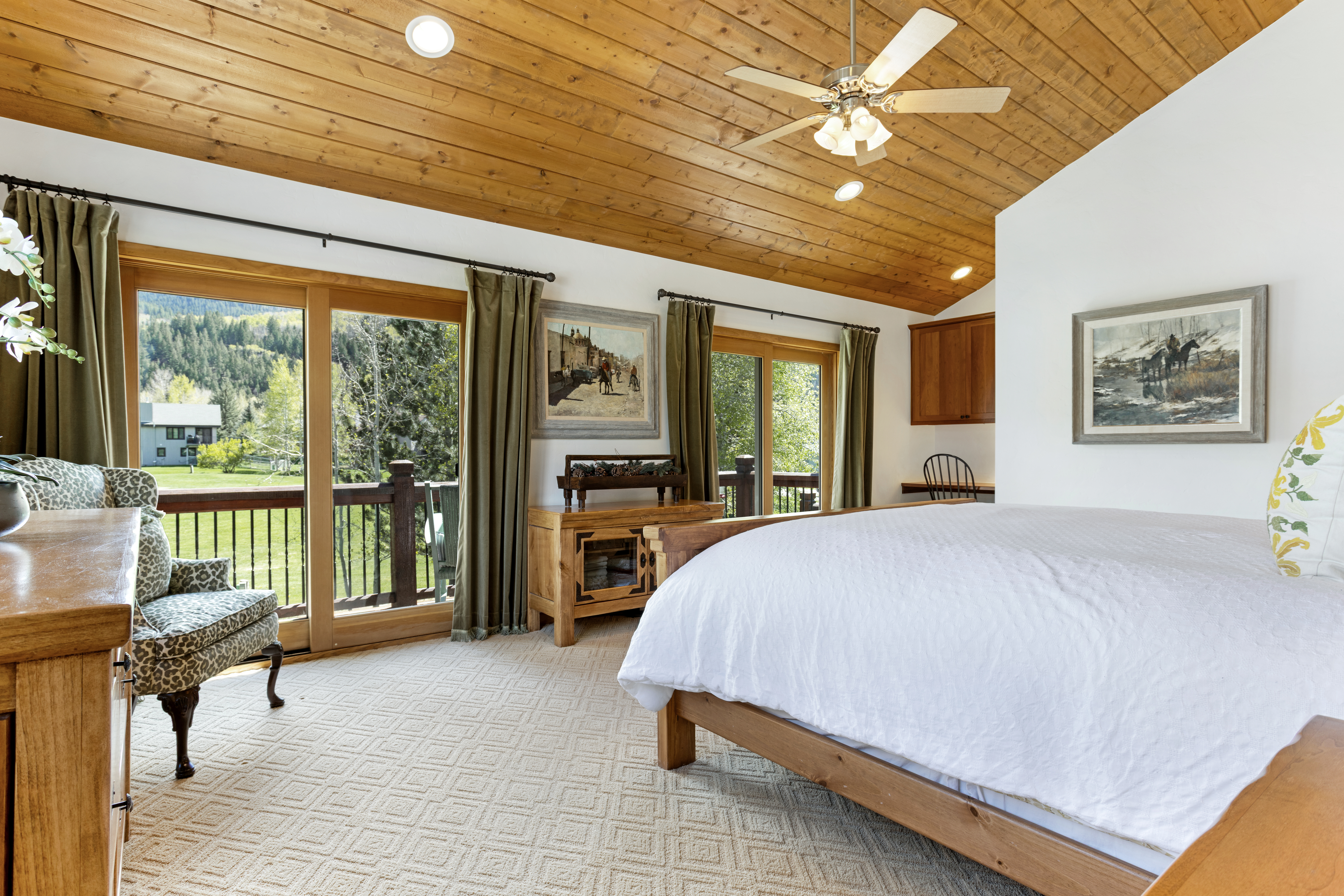 Eagle-Vail Residence Delivers a Flexible Functional layout with Strong Character - 物件實景