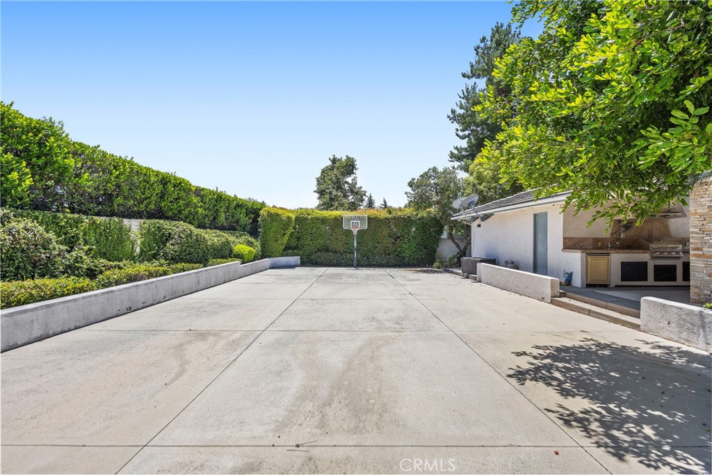 Claremont, California, 91711, United States, 4 Bedrooms Bedrooms, ,6 BathroomsBathrooms,Residential,For Sale,1893668