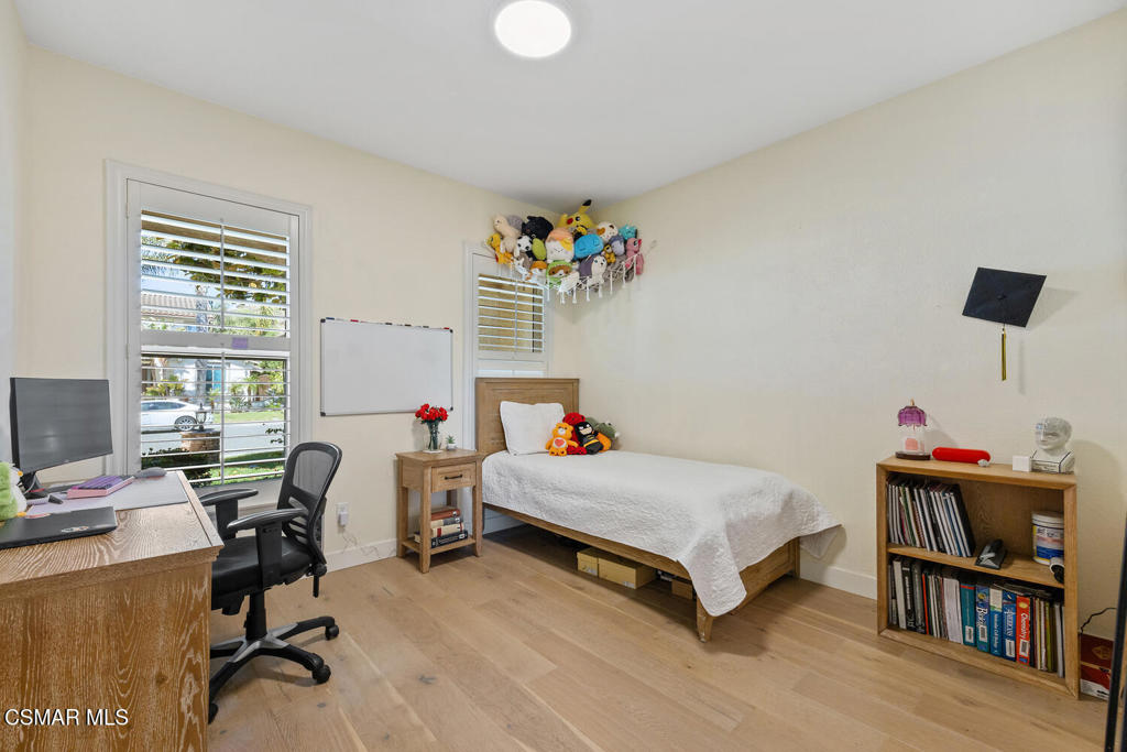 Newbury Park, California, 91320, United States, 4 Bedrooms Bedrooms, ,4 BathroomsBathrooms,Residential,For Sale,1941657