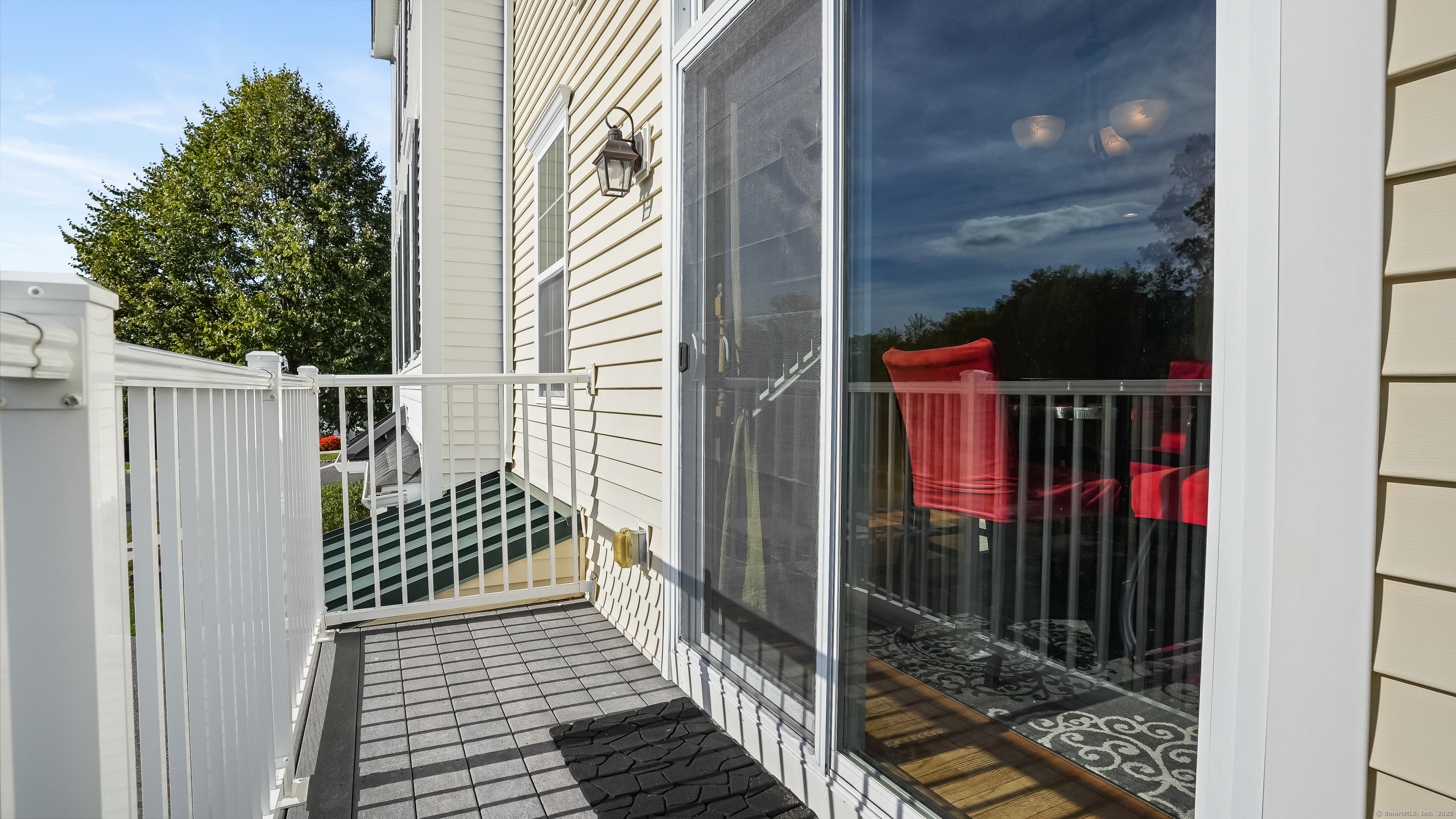 Danbury, Connecticut, 06810, United States, 2 Bedrooms Bedrooms, ,3 BathroomsBathrooms,Residential,For Sale,1925602