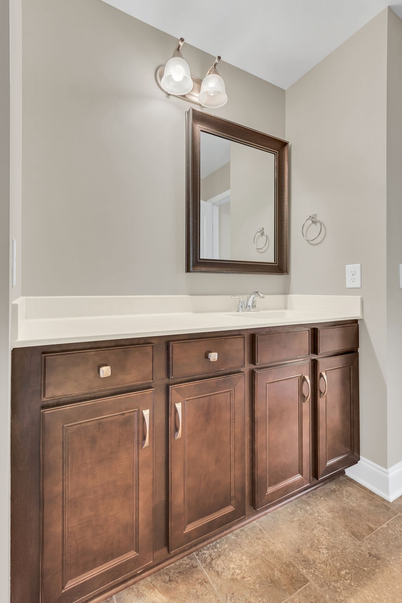 Franklin, Tennessee, 37064, United States, 4 Bedrooms Bedrooms, ,4 BathroomsBathrooms,Residential,For Sale,1989475