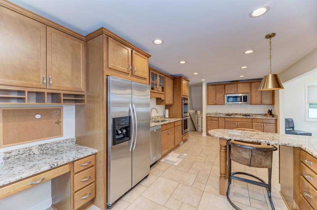 Wood Dale, Illinois, 60191, United States, 4 Bedrooms Bedrooms, ,3 BathroomsBathrooms,Residential,For Sale,1944958