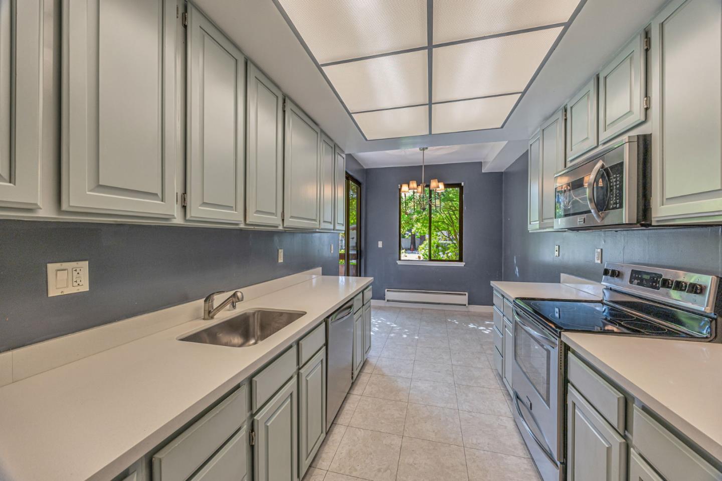 San Mateo, California, 94401, United States, 3 Bedrooms Bedrooms, ,2 BathroomsBathrooms,Residential,For Sale,1885391