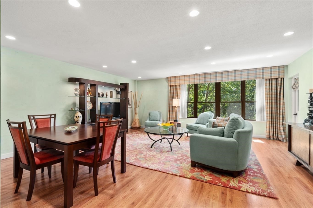 Newton, Massachusetts, 02459, United States, 2 Bedrooms Bedrooms, ,2 BathroomsBathrooms,Residential,For Sale,1890490