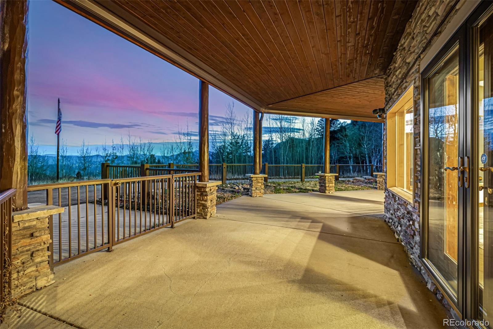 Golden, Colorado, 80403, United States, 5 Bedrooms Bedrooms, ,2 BathroomsBathrooms,Residential,For Sale,1974417