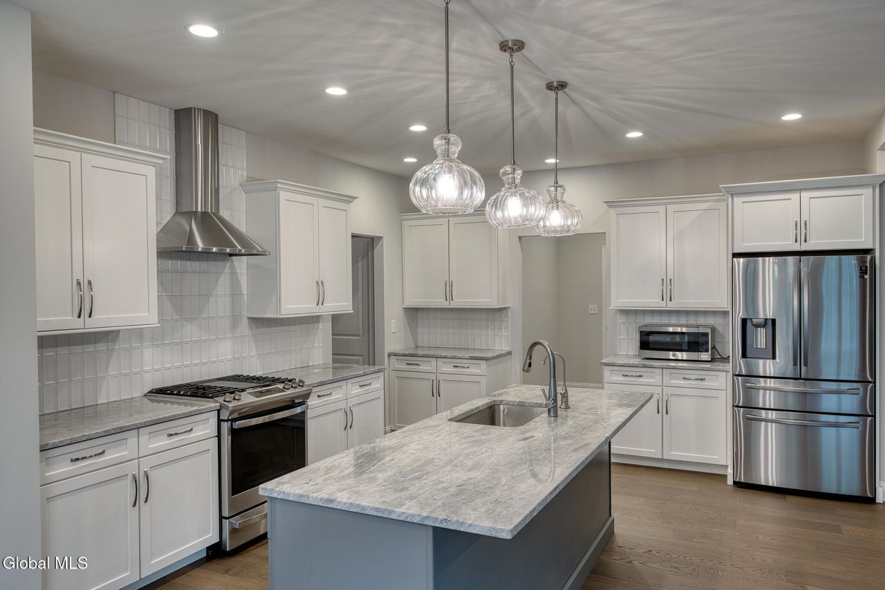 Halfmoon, New York, 12065, United States, 4 Bedrooms Bedrooms, ,3 BathroomsBathrooms,Residential,For Sale,1987891