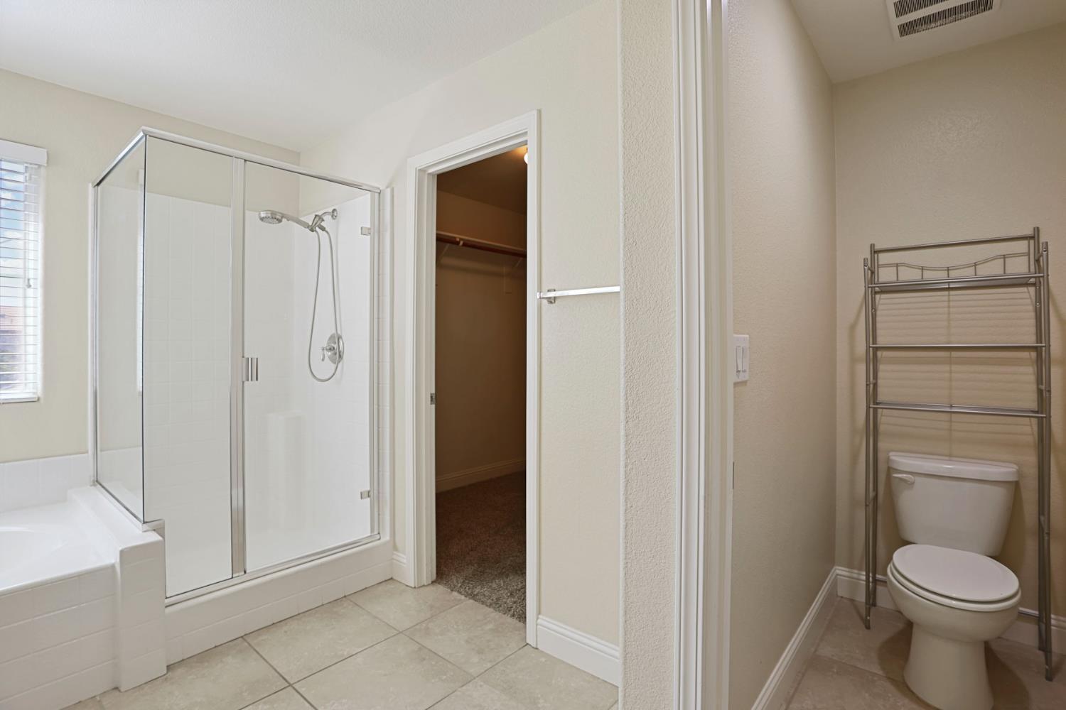 Stockton, California, 95209, United States, 5 Bedrooms Bedrooms, ,3 BathroomsBathrooms,Residential,For Sale,1931526