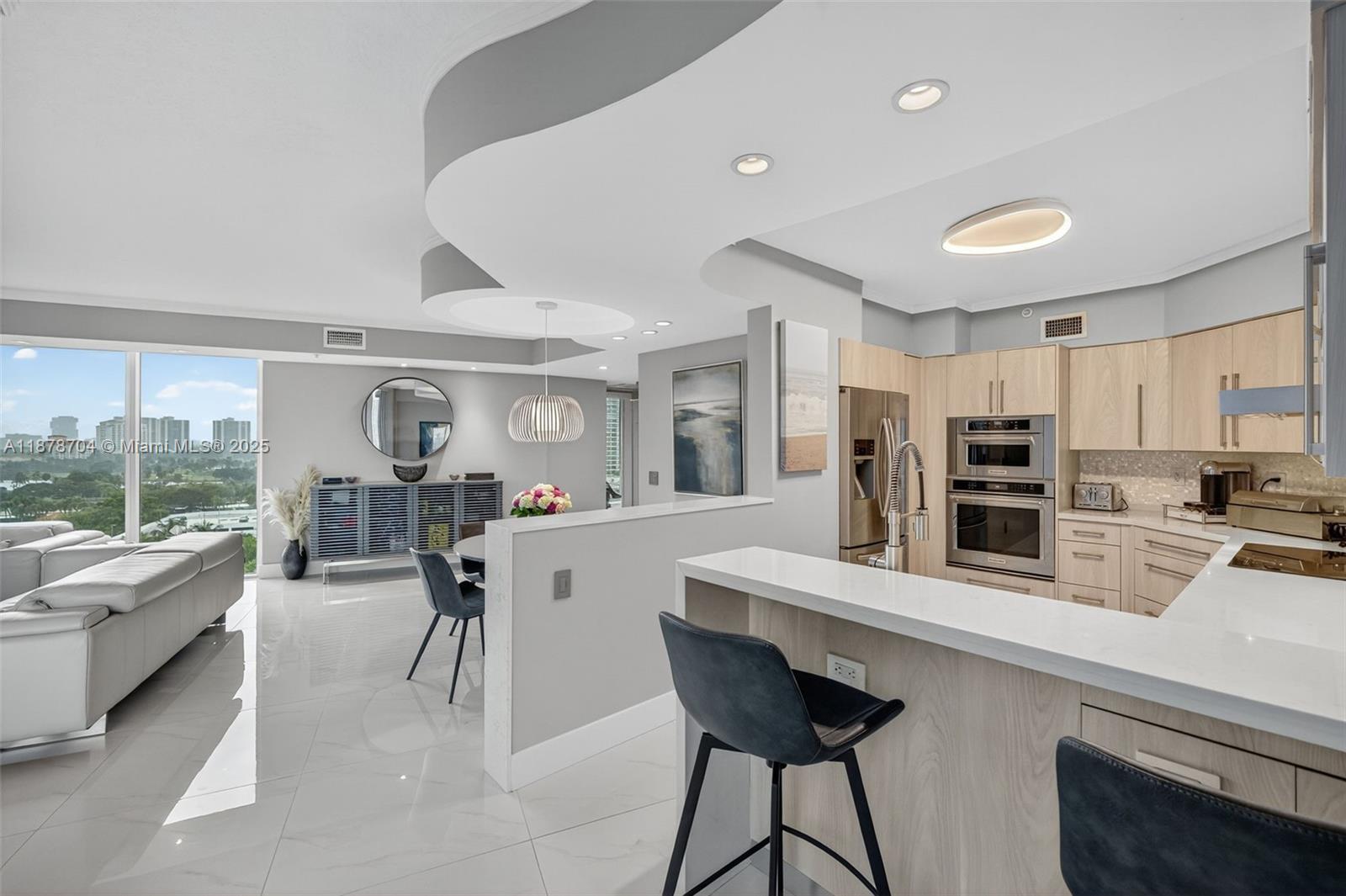 Aventura, Florida, 33180, United States, 2 Bedrooms Bedrooms, ,3 BathroomsBathrooms,Residential,For Sale,1947982