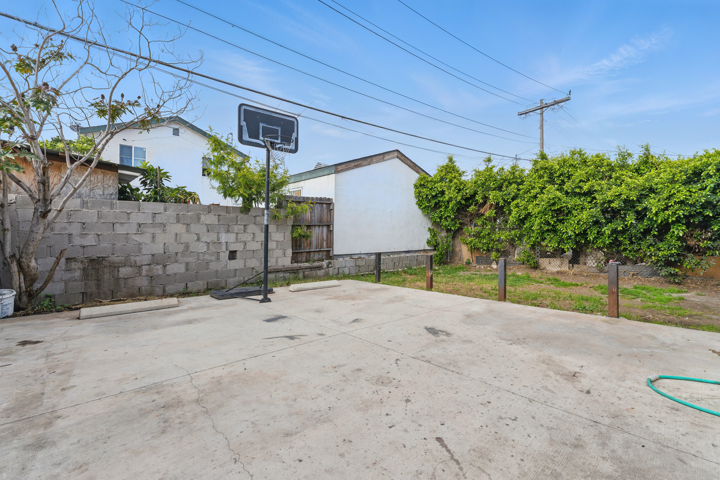 Los Angeles, California, 90059, United States, 5 Bedrooms Bedrooms, ,3 BathroomsBathrooms,Residential,For Sale,1934948