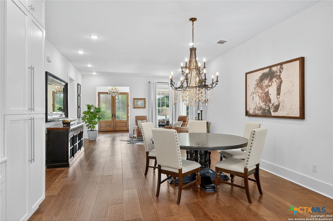 San Antonio, Texas, 78204, United States, 4 Bedrooms Bedrooms, ,4 BathroomsBathrooms,Residential,For Sale,1989633