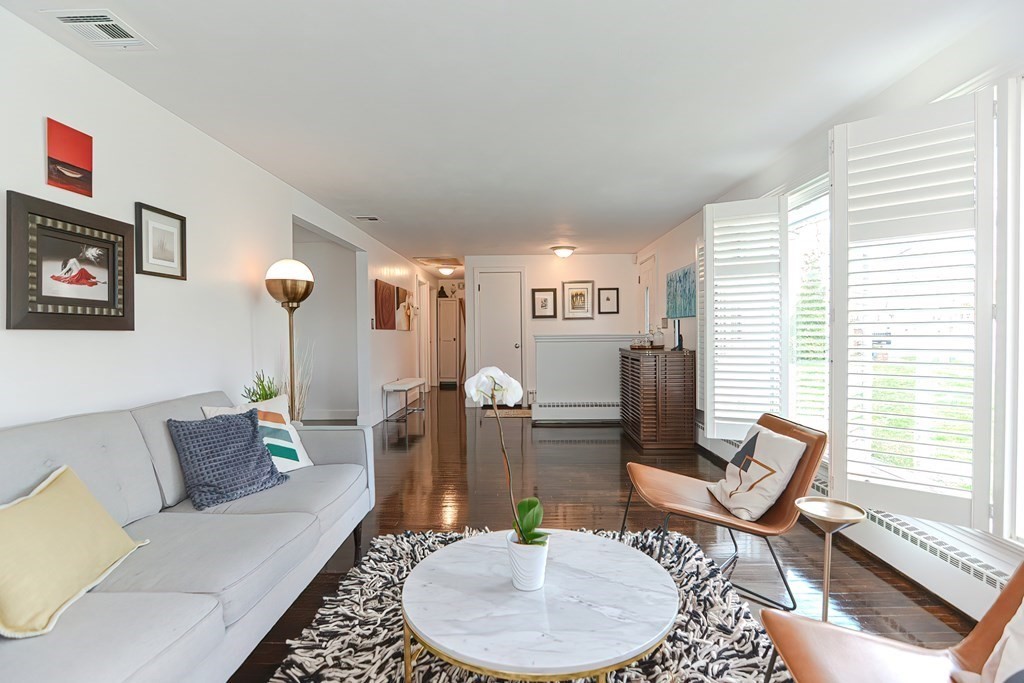 Dedham, Massachusetts, 02026, United States, 3 Bedrooms Bedrooms, ,2 BathroomsBathrooms,Residential,For Sale,1945023