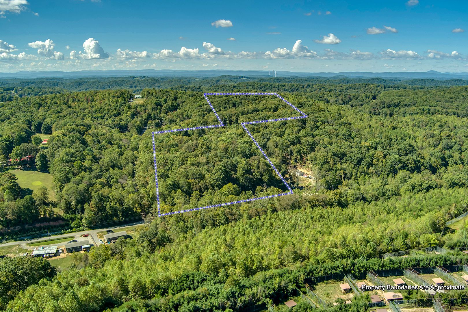 Kingston, Tennessee, 37763, United States, 5 Bedrooms Bedrooms, ,5 BathroomsBathrooms,Residential,For Sale,2011404