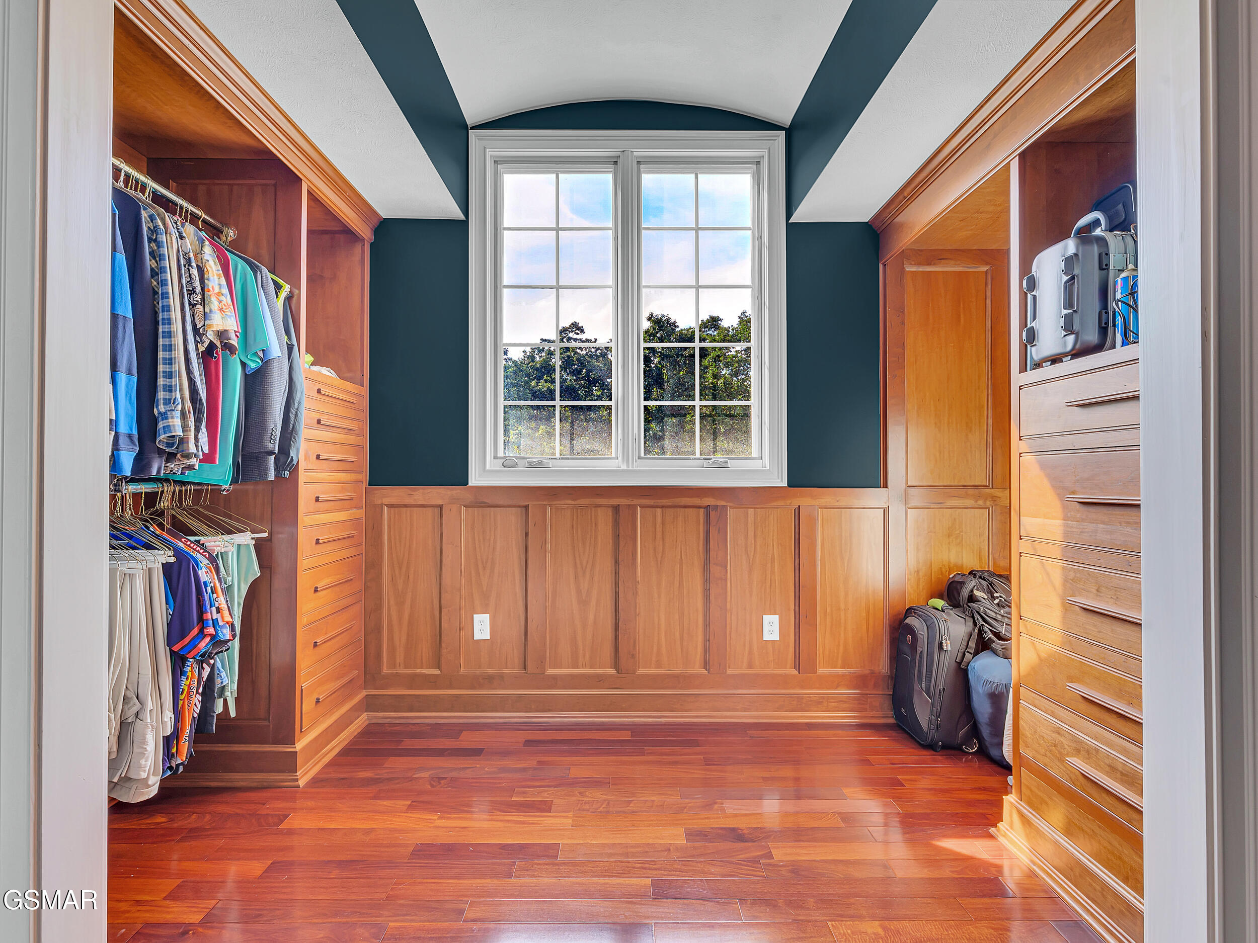 Mooresburg, Tennessee, 37811, United States, 3 Bedrooms Bedrooms, ,5 BathroomsBathrooms,Residential,For Sale,1974875