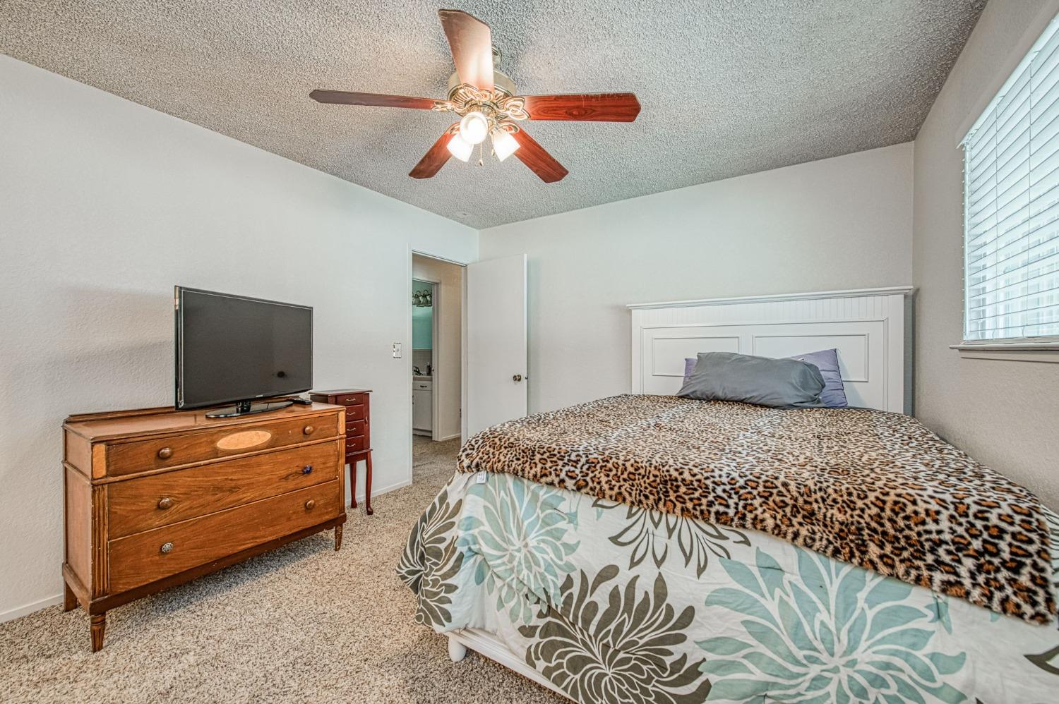 Sanger, California, 93657, United States, 4 Bedrooms Bedrooms, ,3 BathroomsBathrooms,Residential,For Sale,1897829