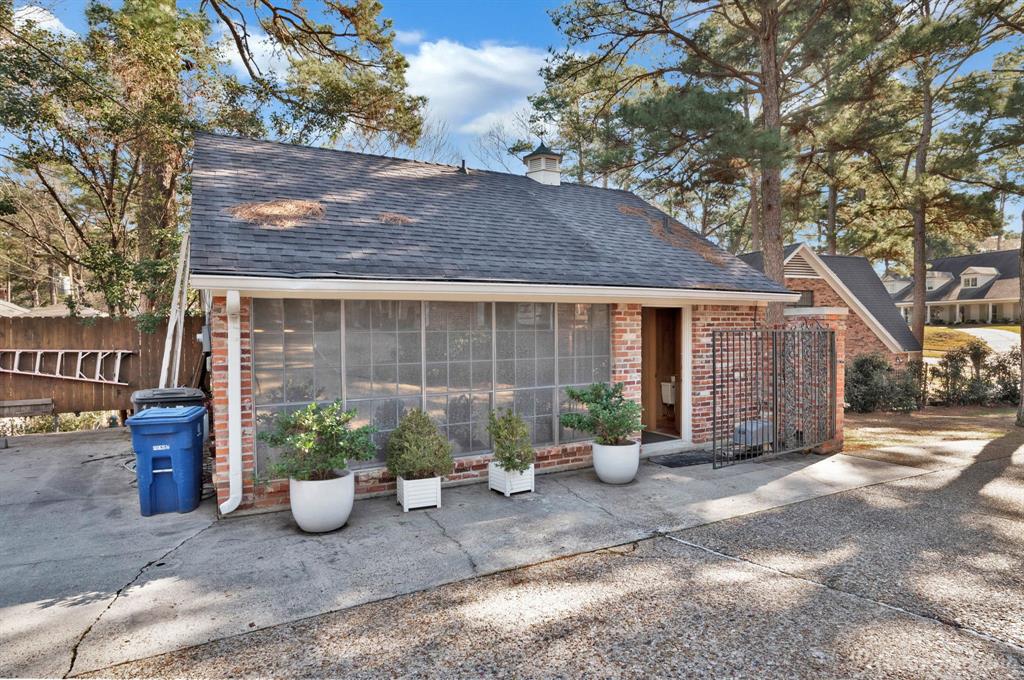 Shreveport, Louisiana, 71106, United States, 4 Bedrooms Bedrooms, ,4 BathroomsBathrooms,Residential,For Sale,1729515