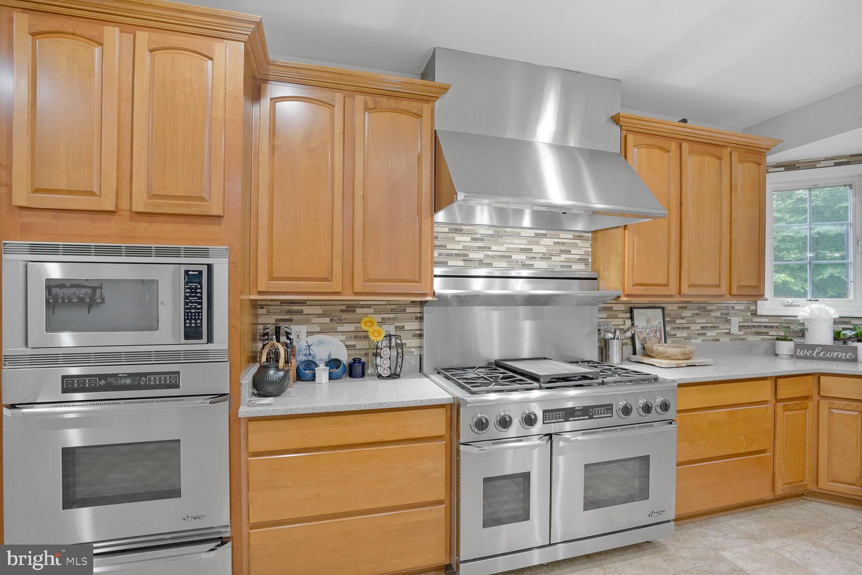Woodbridge, Virginia, 22192, United States, 5 Bedrooms Bedrooms, ,5 BathroomsBathrooms,Residential,For Sale,1825491