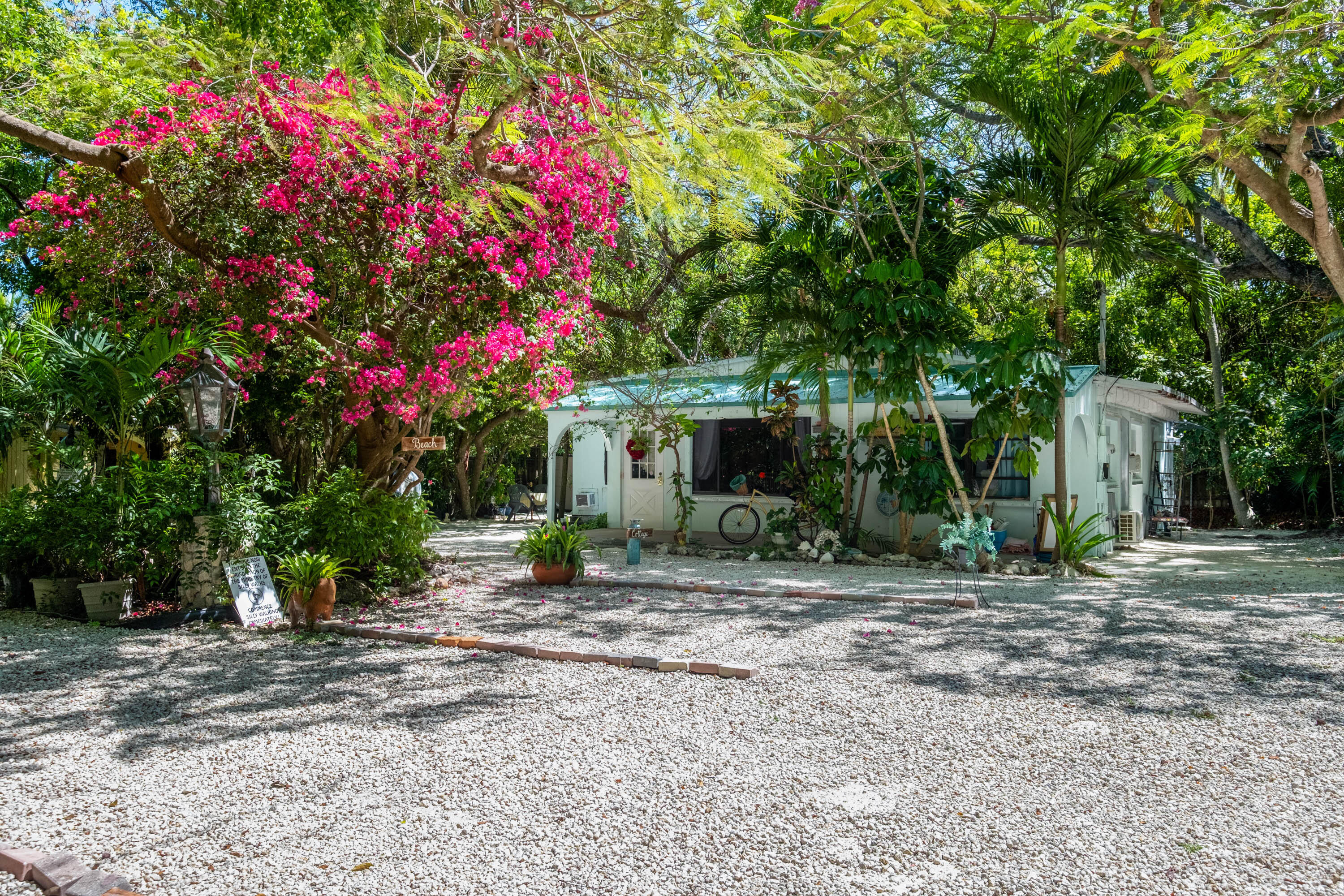 KEY LARGO, Florida, 33037, United States, 10 Bedrooms Bedrooms, ,9 BathroomsBathrooms,Residential,For Sale,1993450