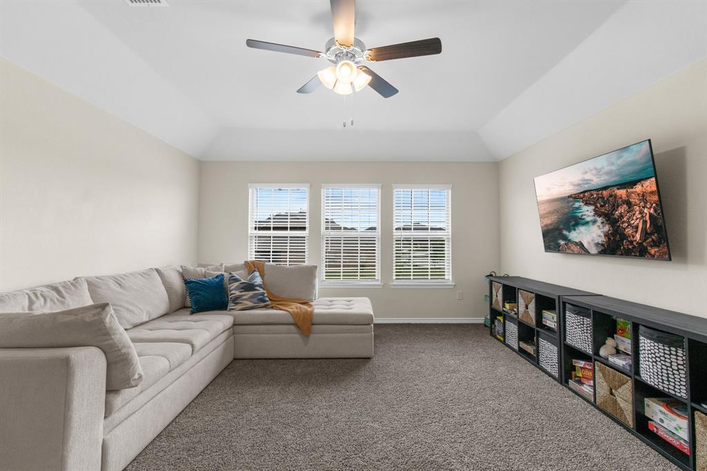 Little Elm, Texas, 75068, United States, 4 Bedrooms Bedrooms, ,3 BathroomsBathrooms,Residential,For Sale,1826722