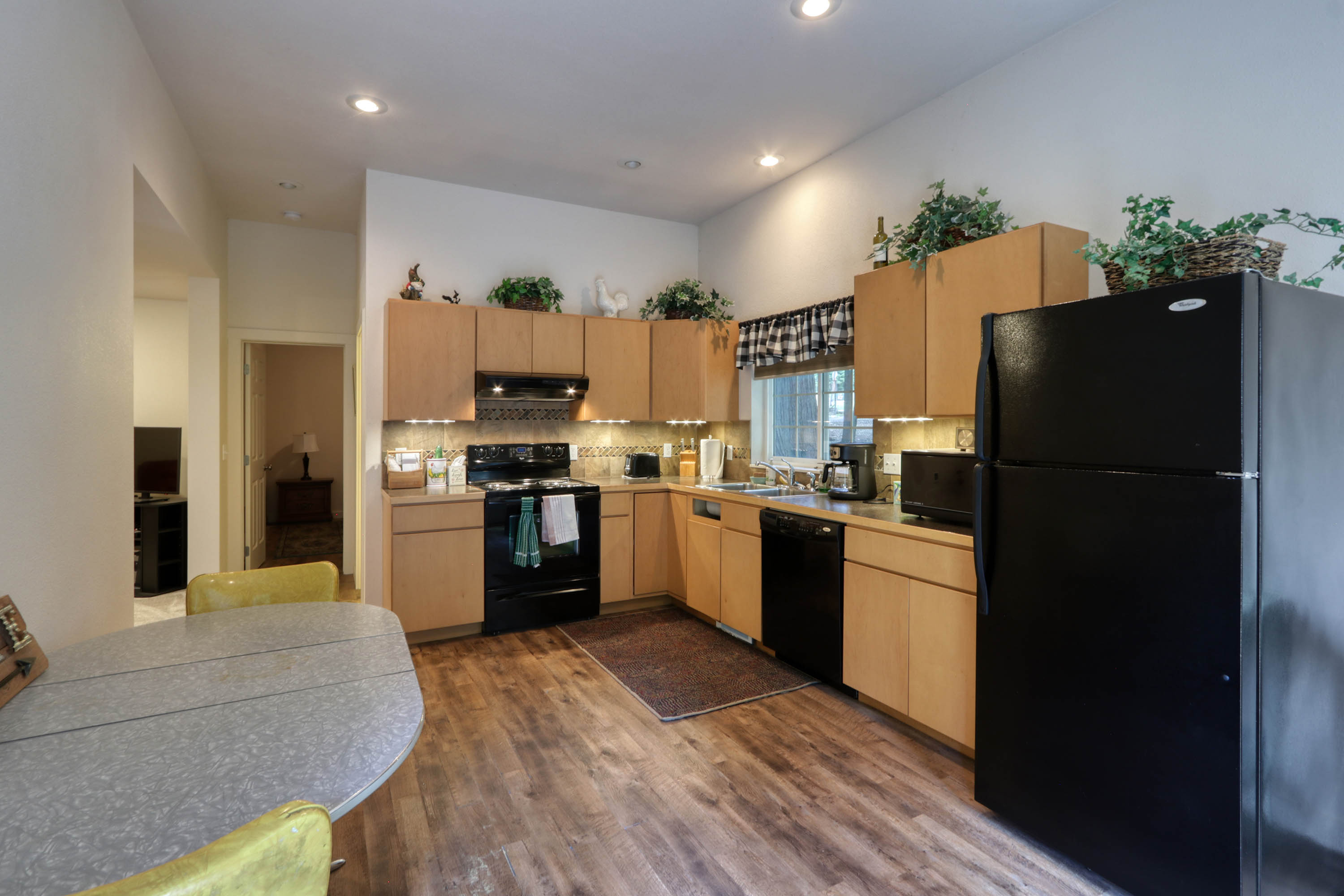 Hope, Idaho, 83836, United States, 2 Bedrooms Bedrooms, ,1 BathroomBathrooms,Residential,For Sale,1904482