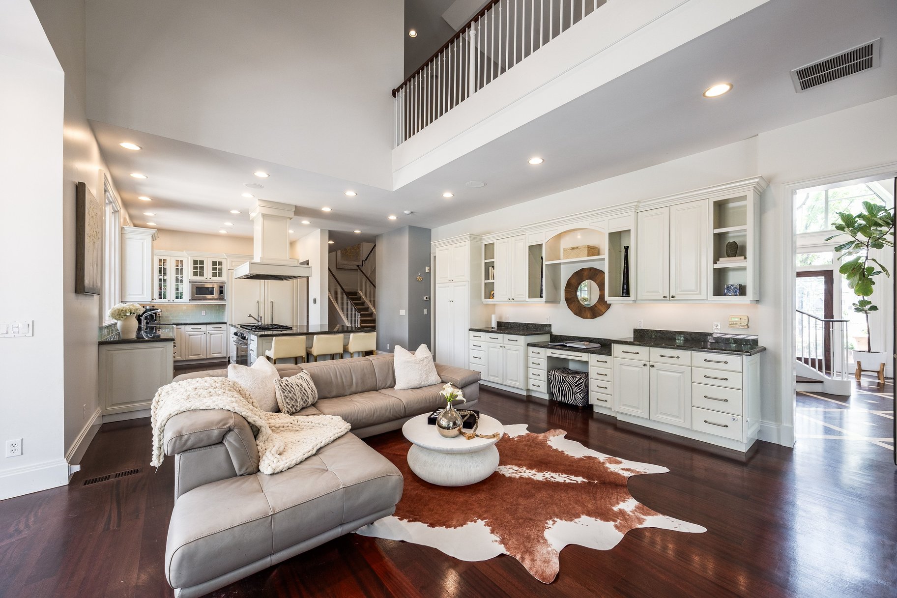  Stunning Custom Build on Millcreek Way - 物件實景
