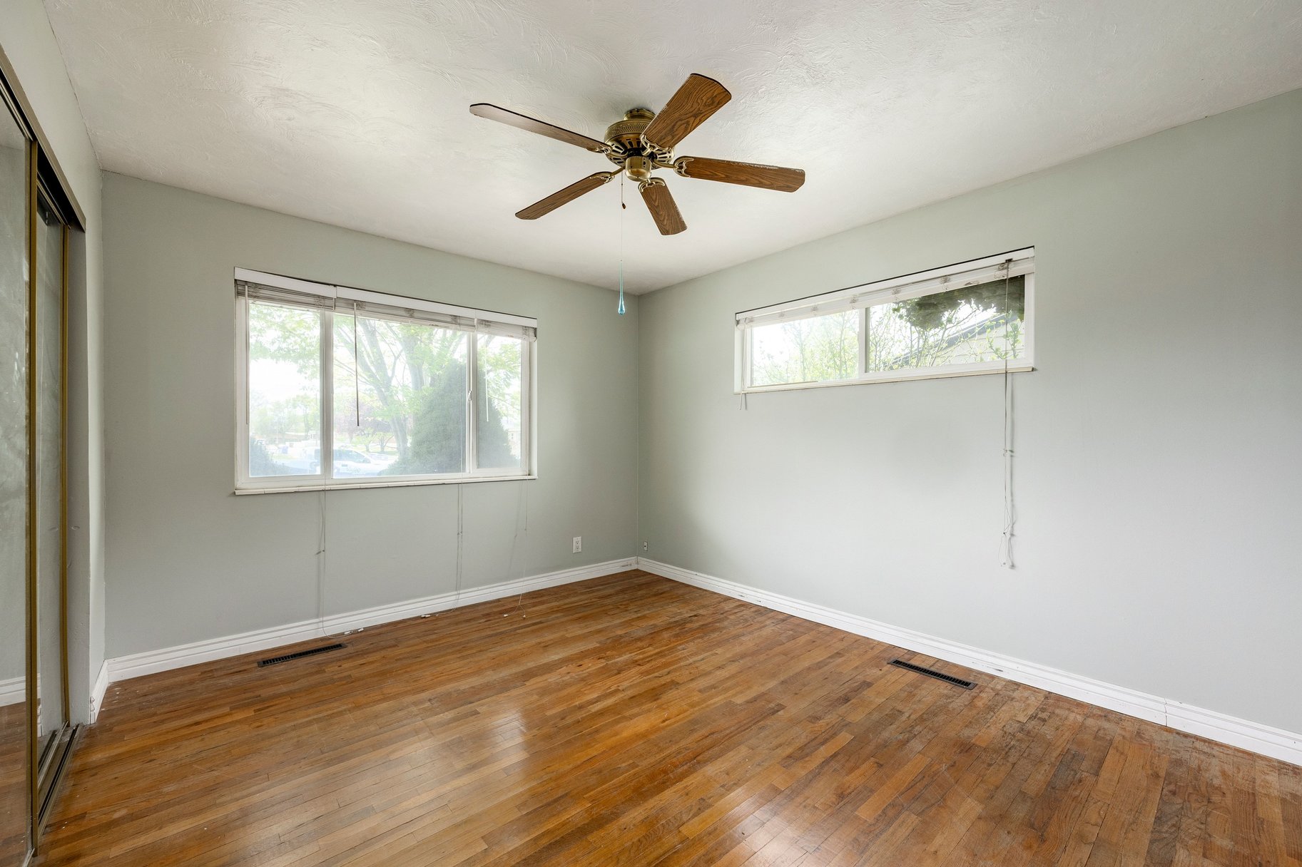  Charming Home with Detached Garage - 物件實景