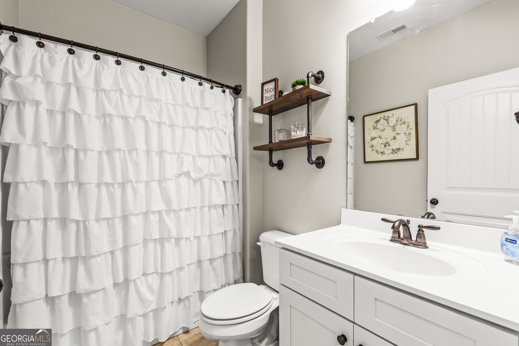 Senoia, Georgia, 30276, United States, 4 Bedrooms Bedrooms, ,3 BathroomsBathrooms,Residential,For Sale,1990817