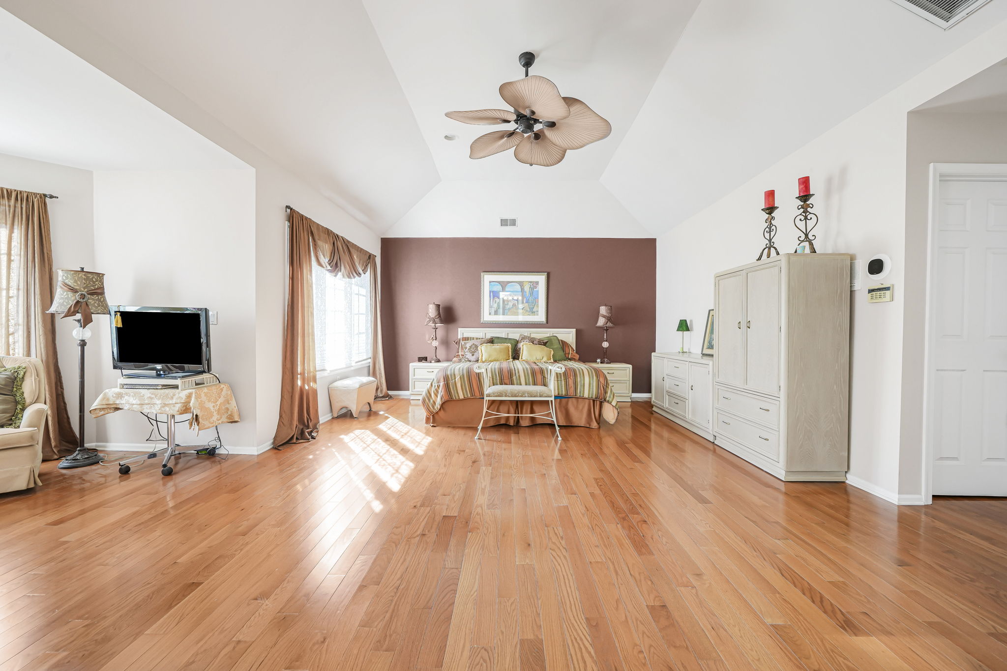 Towaco, New Jersey, 07045, United States, 4 Bedrooms Bedrooms, ,3 BathroomsBathrooms,Residential,For Sale,1980652