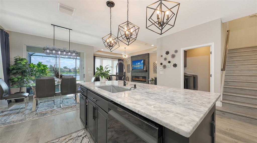 Sarasota, Florida, 34243, United States, 5 Bedrooms Bedrooms, ,4 BathroomsBathrooms,Residential,For Sale,1927282