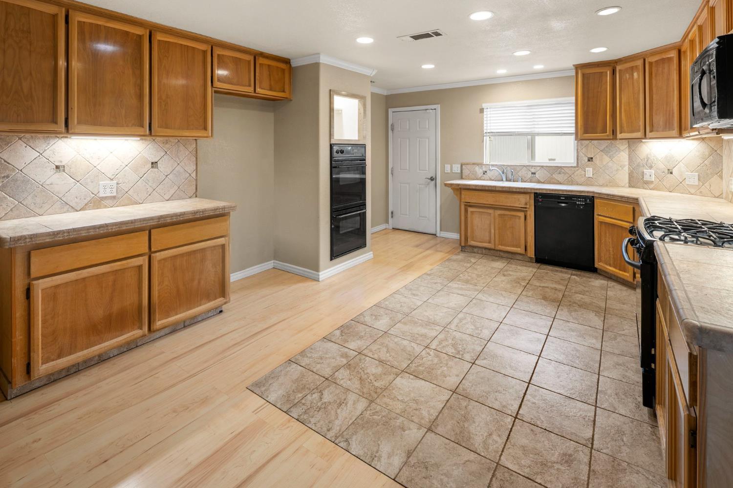 Auburn, California, 95603, United States, 3 Bedrooms Bedrooms, ,2 BathroomsBathrooms,Residential,For Sale,1998771