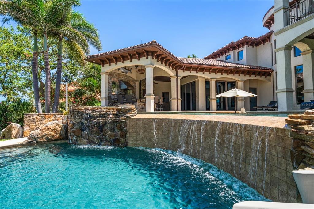 Largo, Florida, 33774, United States, 5 Bedrooms Bedrooms, ,7 BathroomsBathrooms,Residential,For Sale,1876225