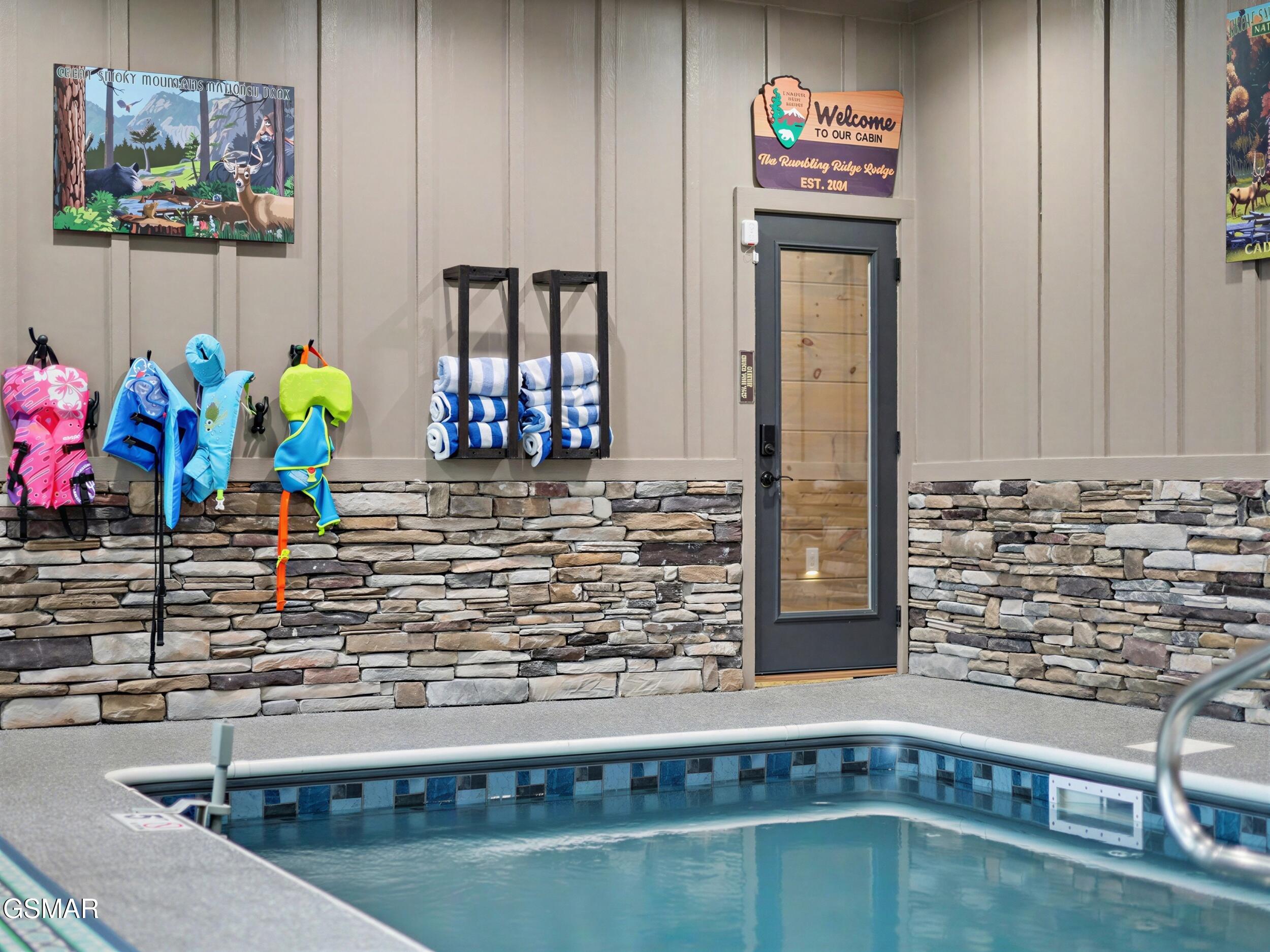 Gatlinburg, Tennessee, 37738, United States, 3 Bedrooms Bedrooms, ,4 BathroomsBathrooms,Residential,For Sale,2012548