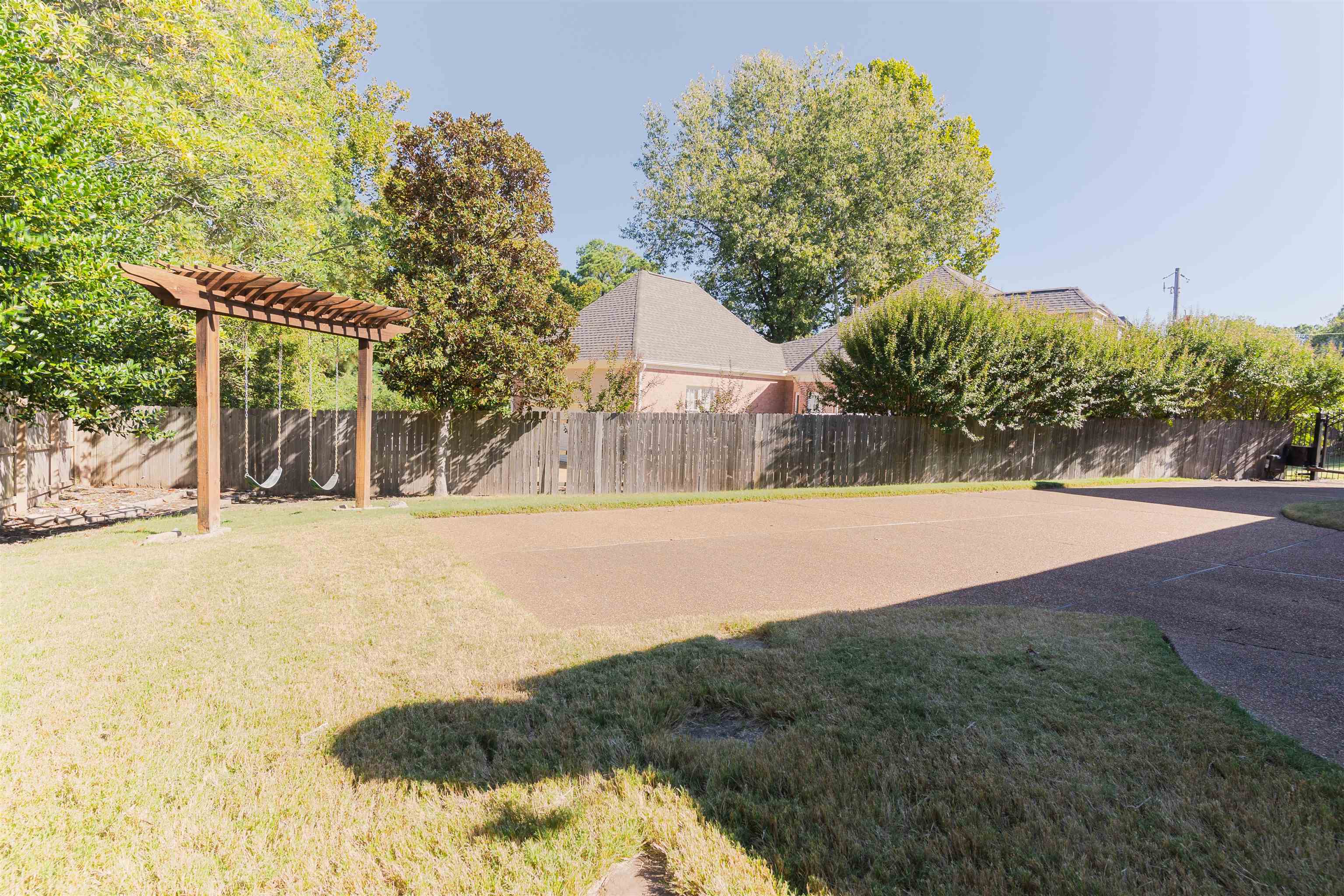 Memphis, Tennessee, 38120, United States, 4 Bedrooms Bedrooms, ,4 BathroomsBathrooms,Residential,For Sale,1965217