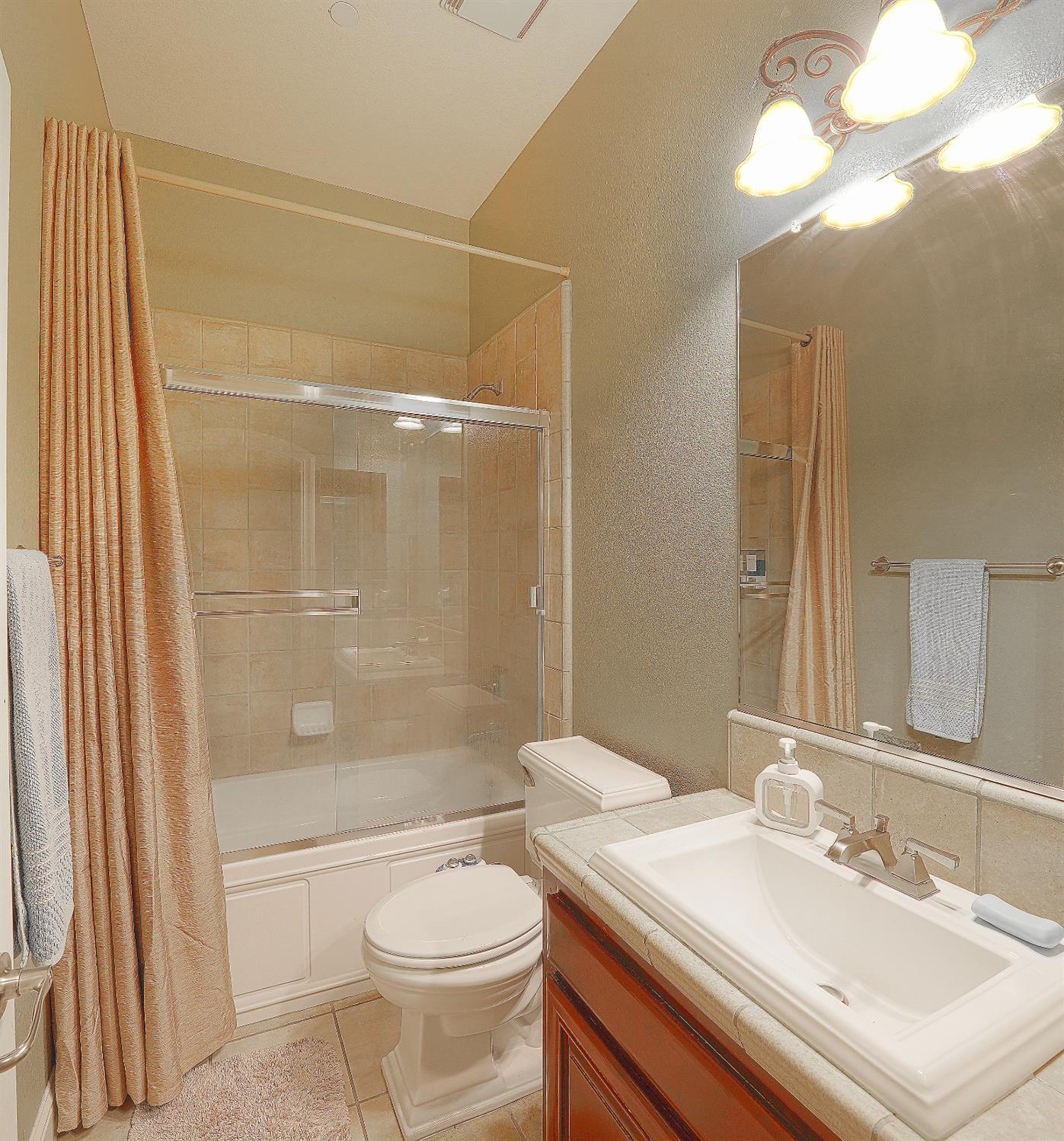 Lincoln, California, 95648, United States, 7 Bedrooms Bedrooms, ,5 BathroomsBathrooms,Residential,For Sale,1984434