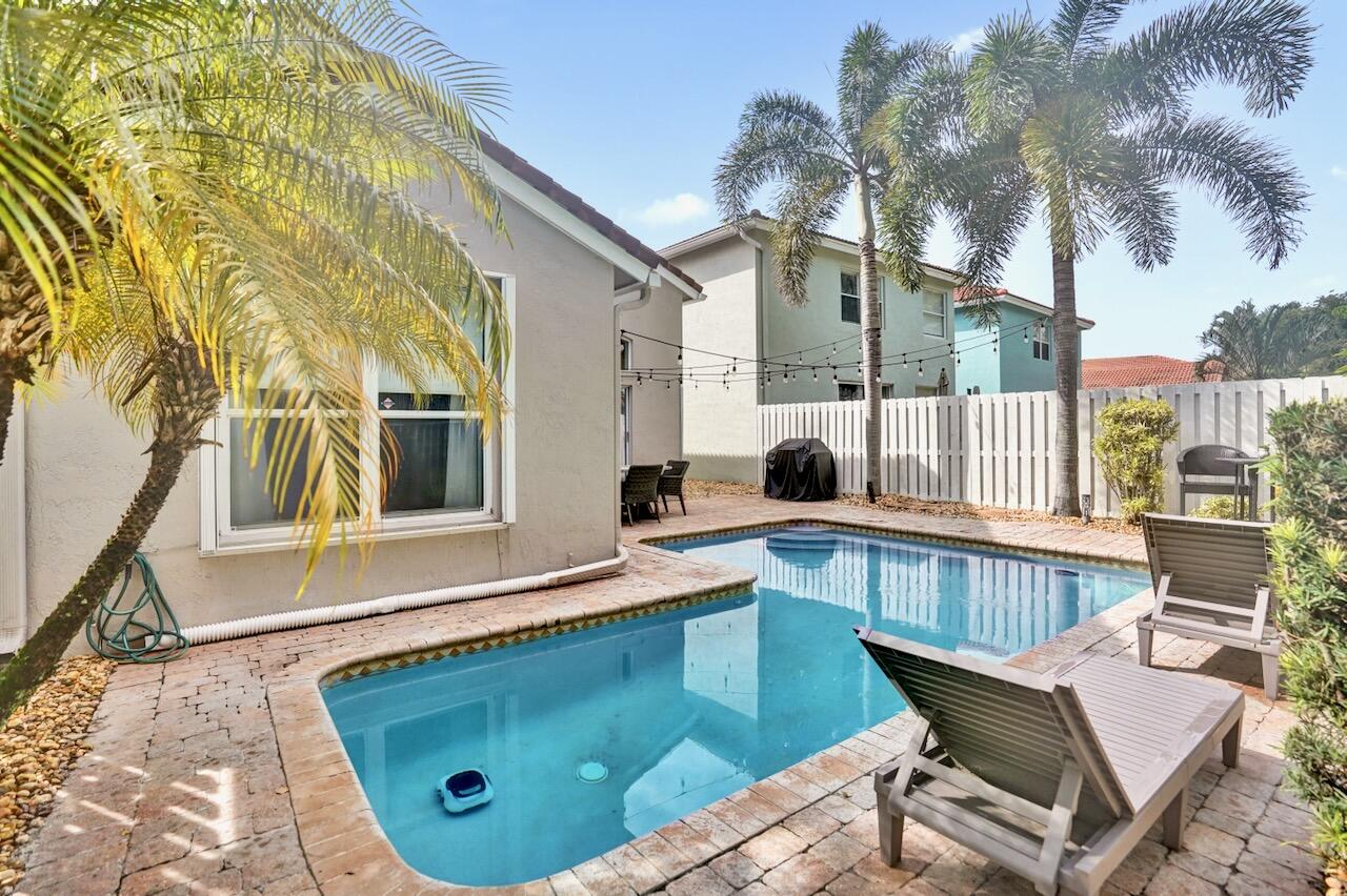 Lake Worth, Florida, 33463, United States, 3 Bedrooms Bedrooms, ,3 BathroomsBathrooms,Residential,For Sale,1940163