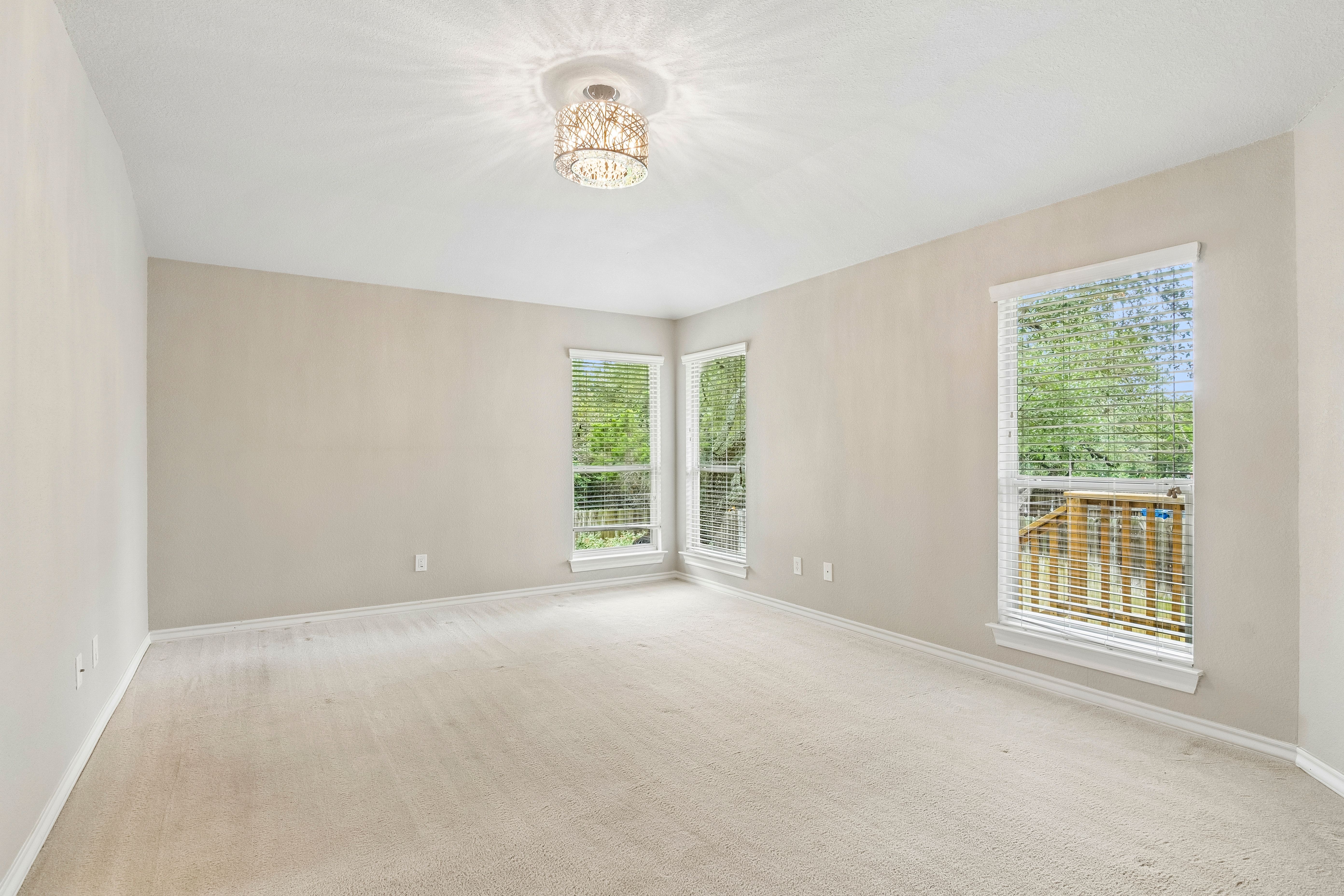  Pristine One-Story with Covered Patio - 物件實景