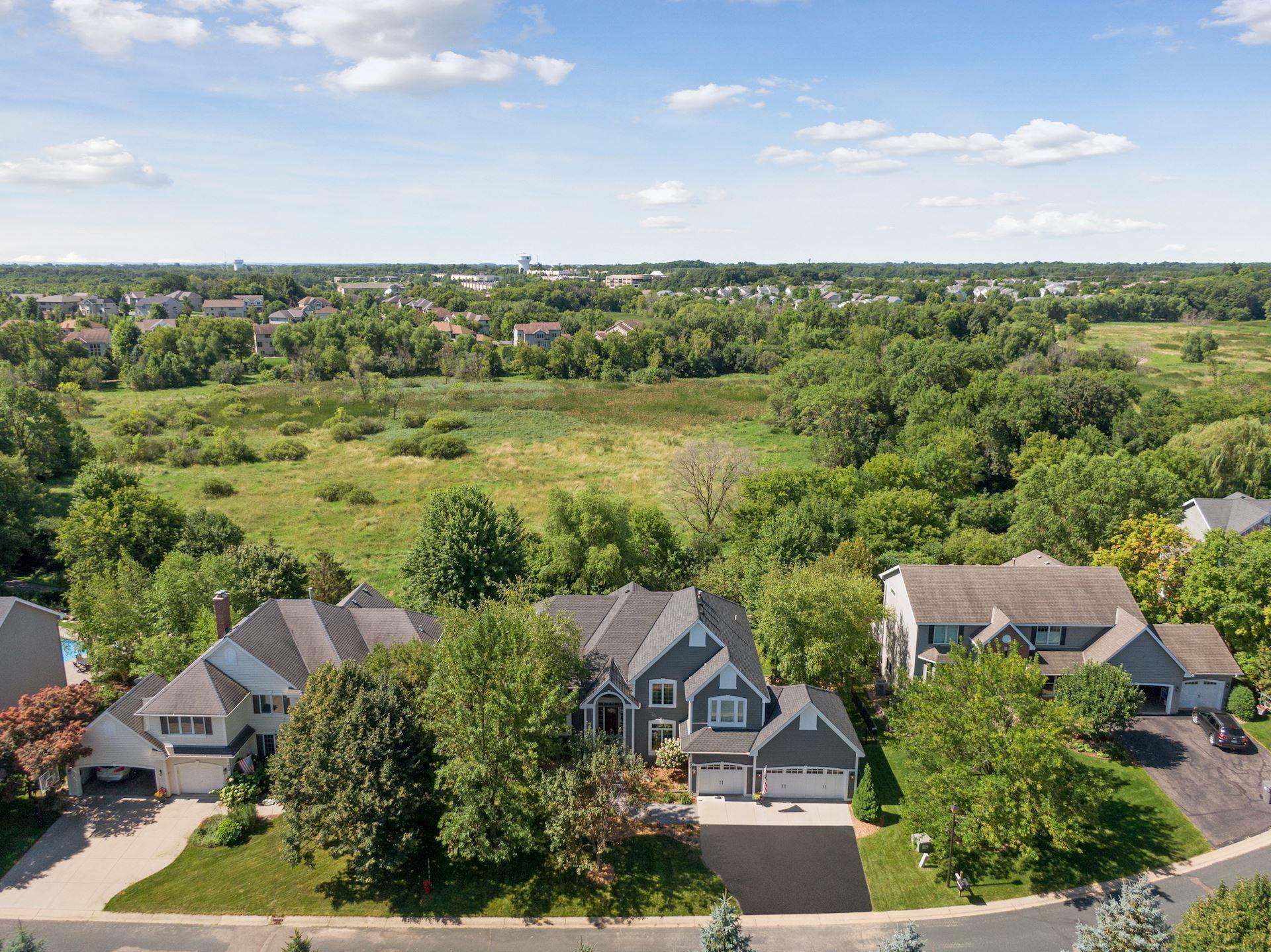 7424 Moccasin Trail, Chanhassen, MN 55317